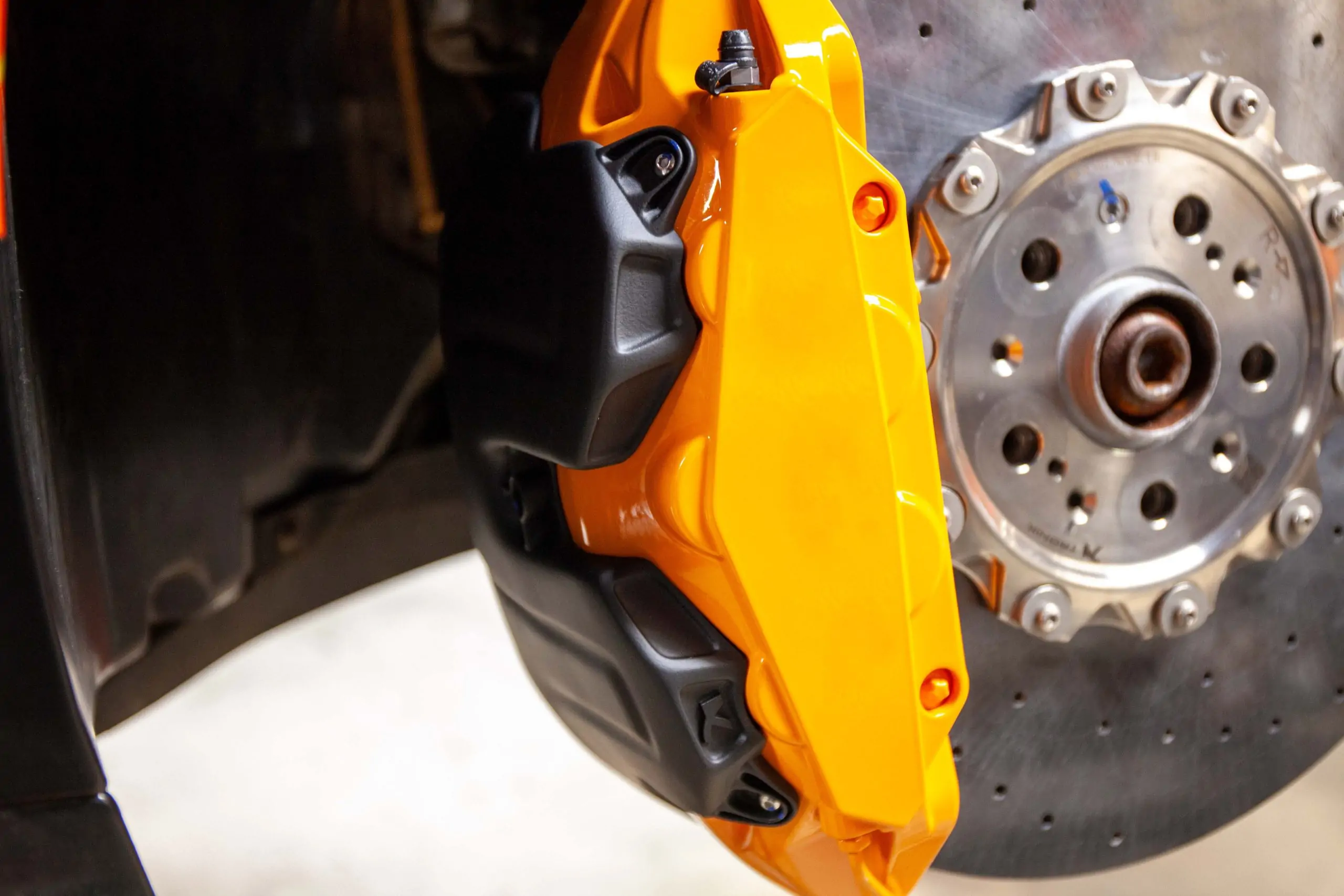 Carbon ceramic brake system for Lamborghini Huracan. Pic 21