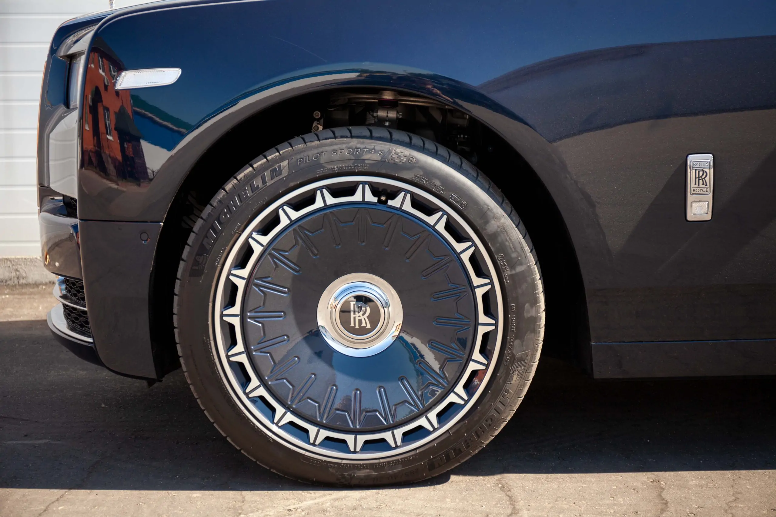 Carbon ceramic brake system Rolls-Royce Phantom. Pic 17