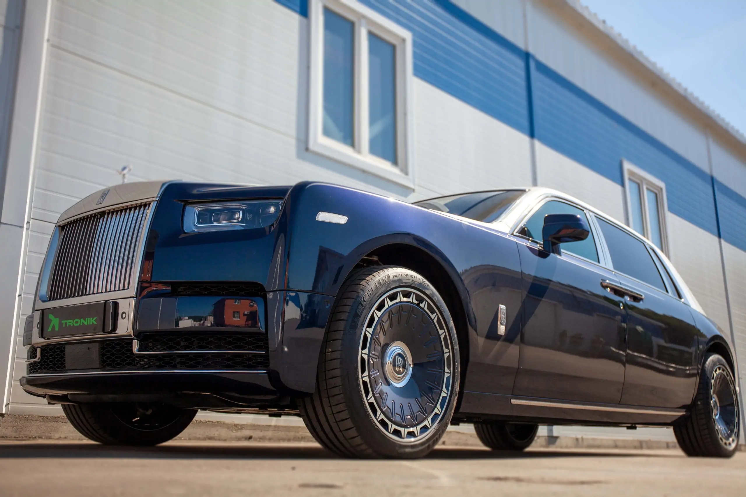 Carbon ceramic brake system Rolls-Royce Phantom. Pic 19