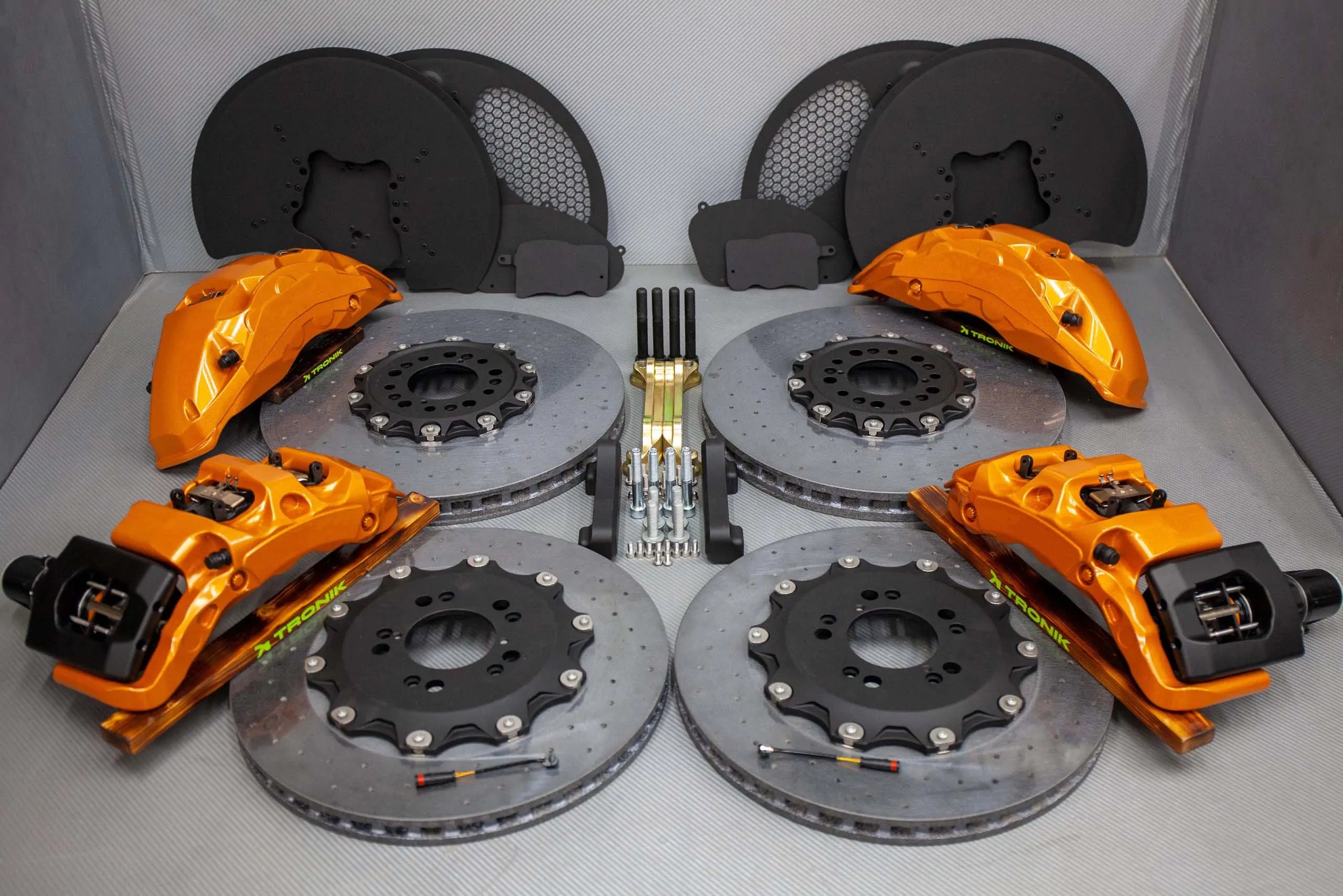 Carbon ceramic brake system kit for Mercedes-Benz G-class. Pic 1