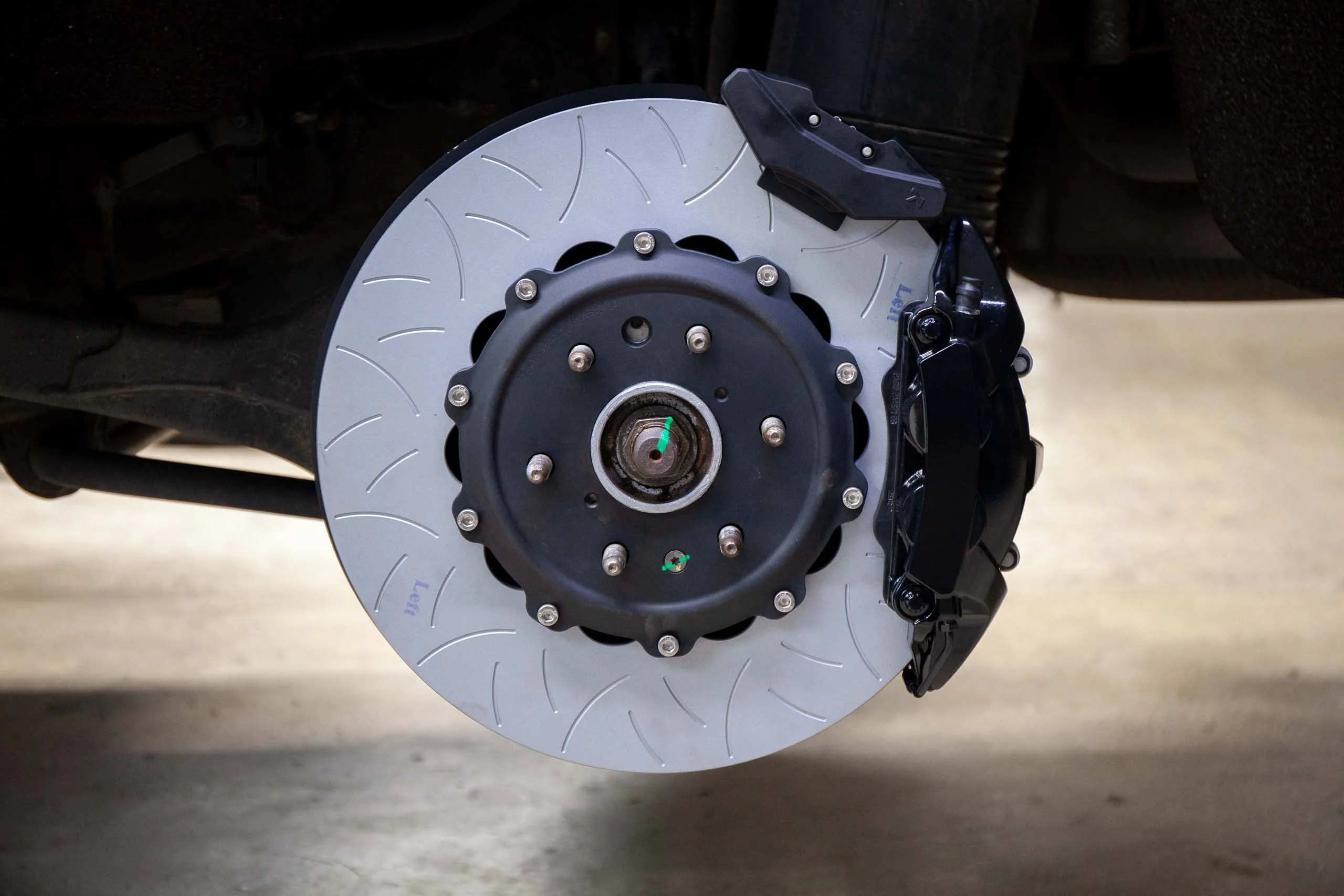 Brake system for Cadillac Escalade. Pic 4