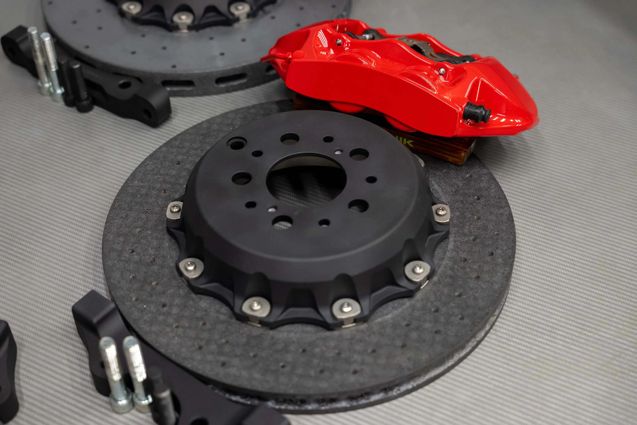 Carbon ceramic brake system kit for Ferrari Maranello. Pic 5