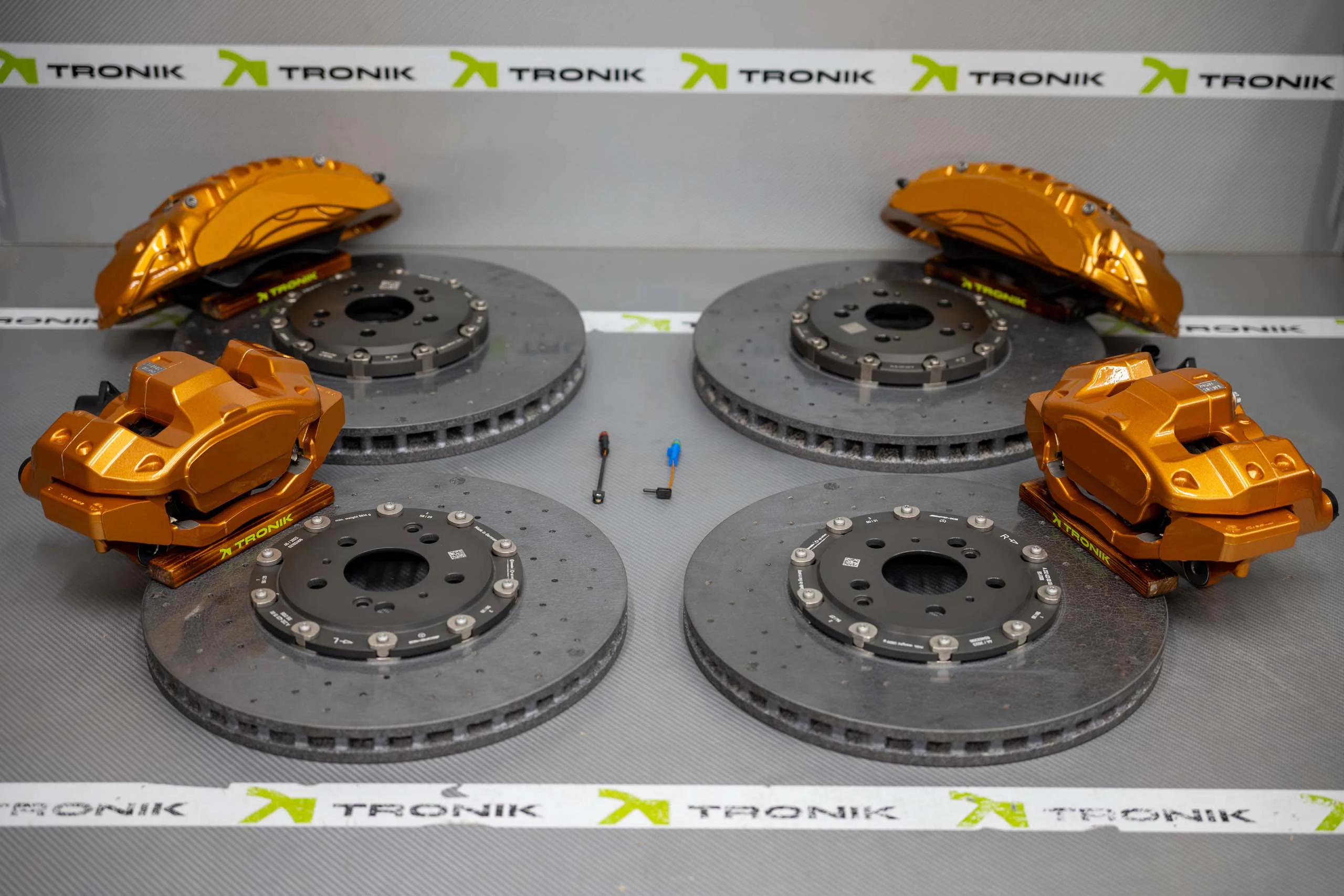 Carbon ceramic brake system kit for MB W232. Pic 1