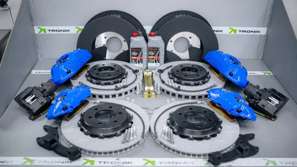 Brake system kit for Toyota Sequoia. Pic 1
