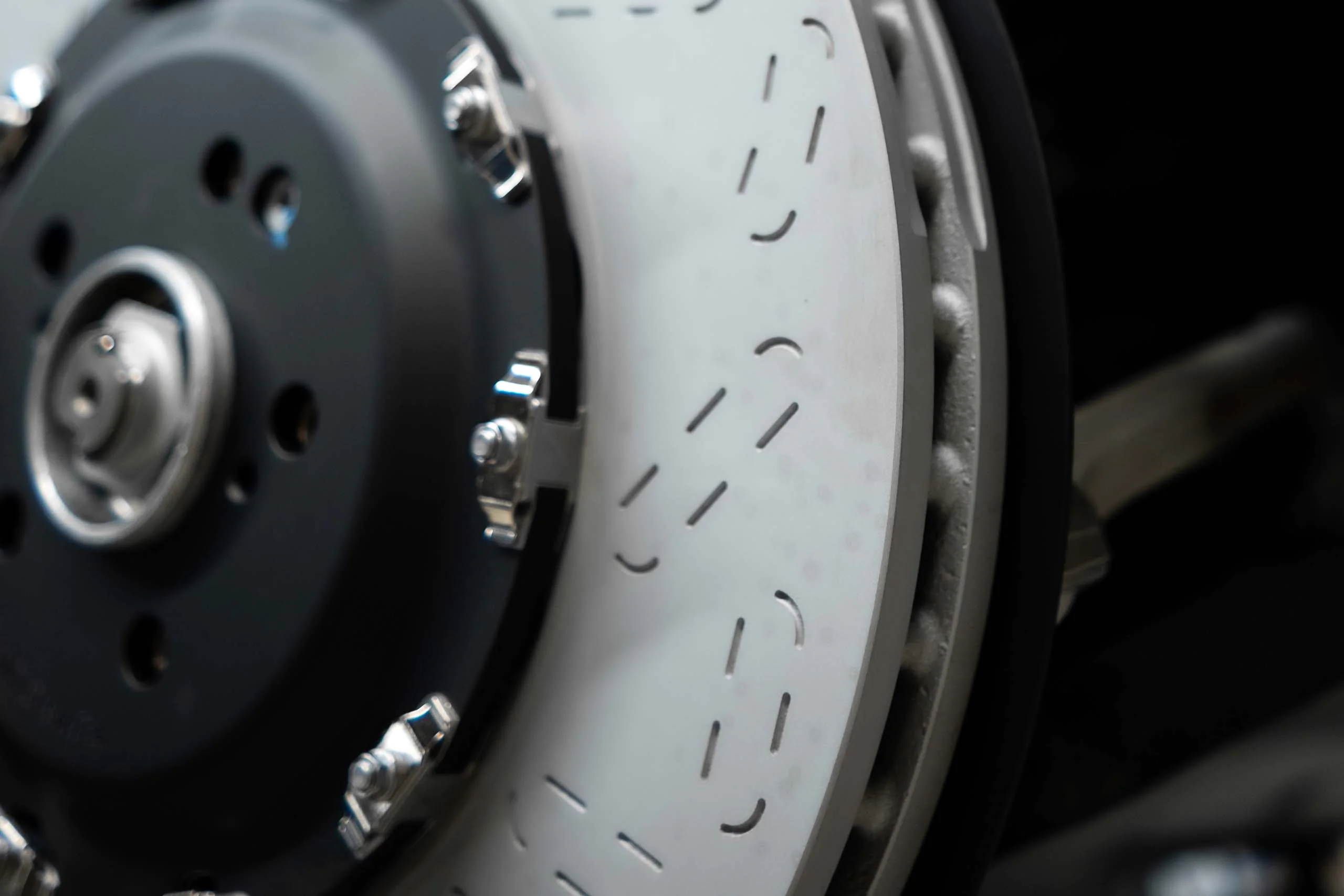 Brake system for Mercedes-Benz W447. Pic 2