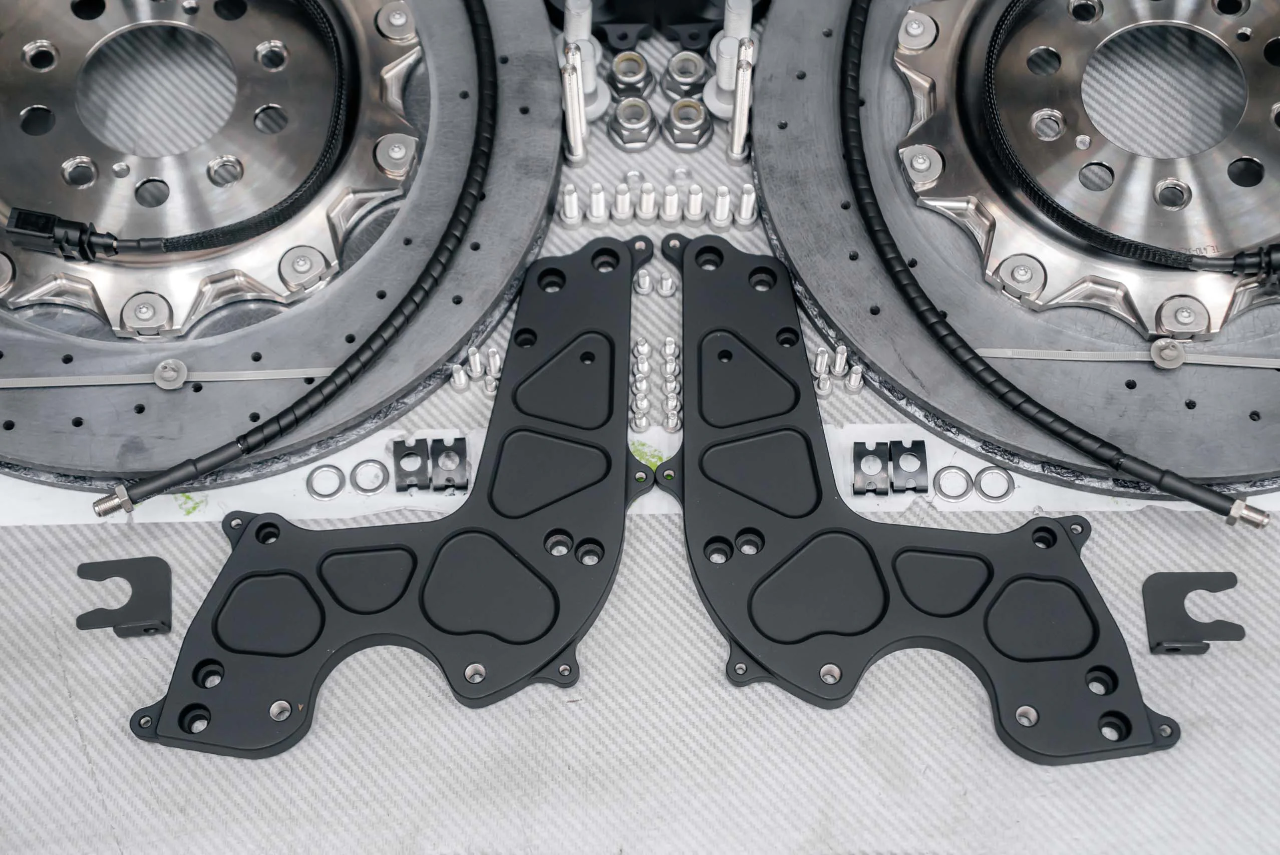 Carbon ceramic brake system kit for Land Rover L460. Pic 11