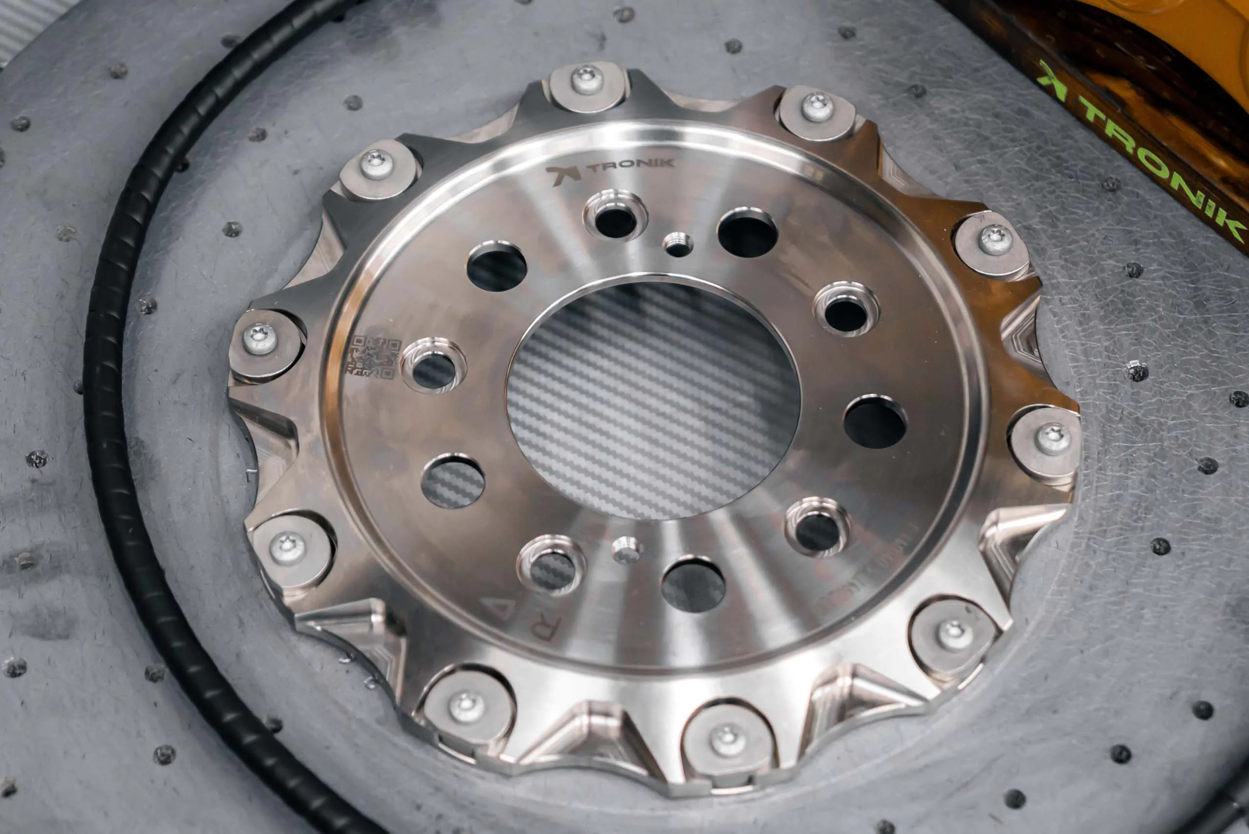 Carbon ceramic brake system kit for Land Rover L460. Pic 13