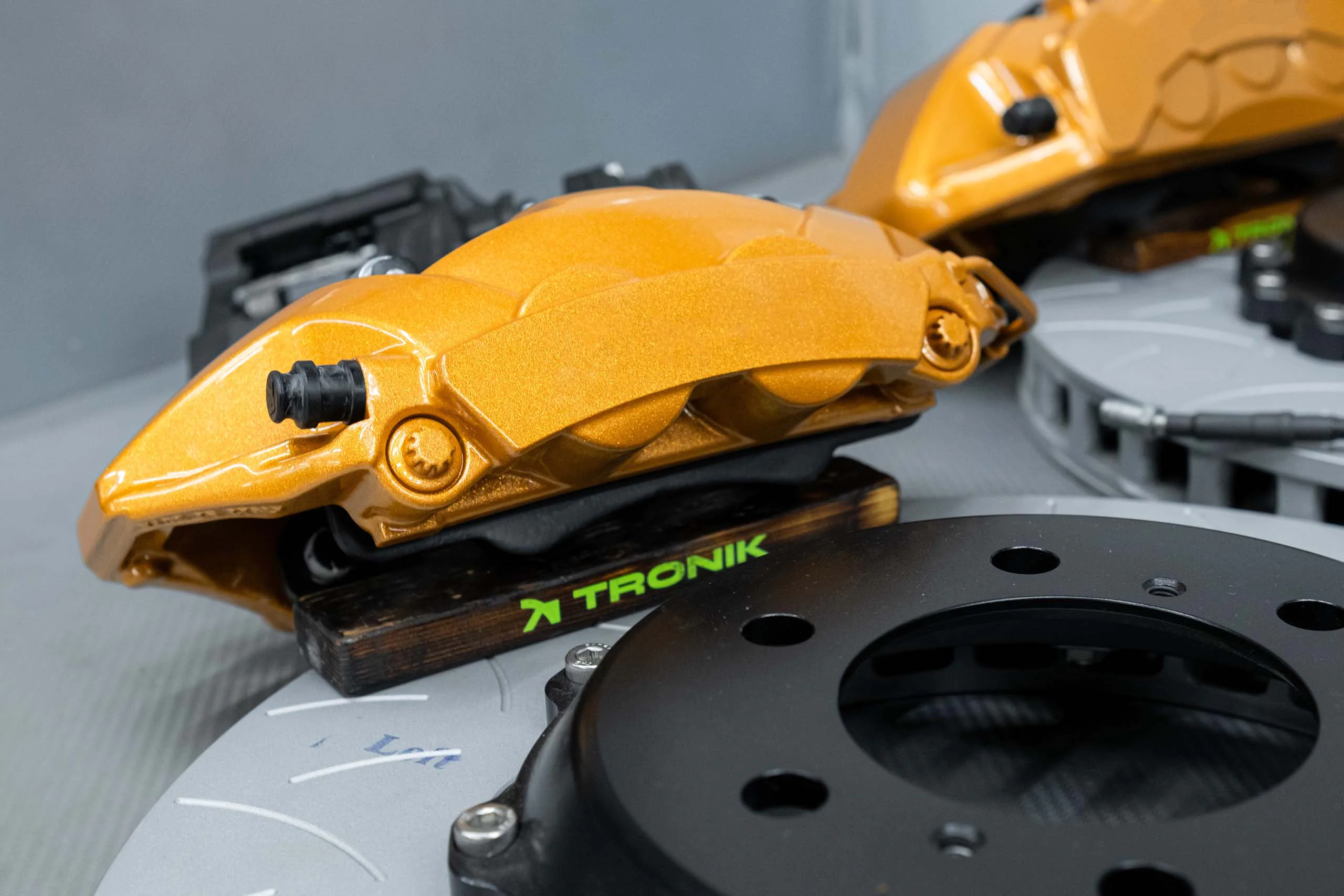 Brake system kit for Lexus LX600 Pic 2