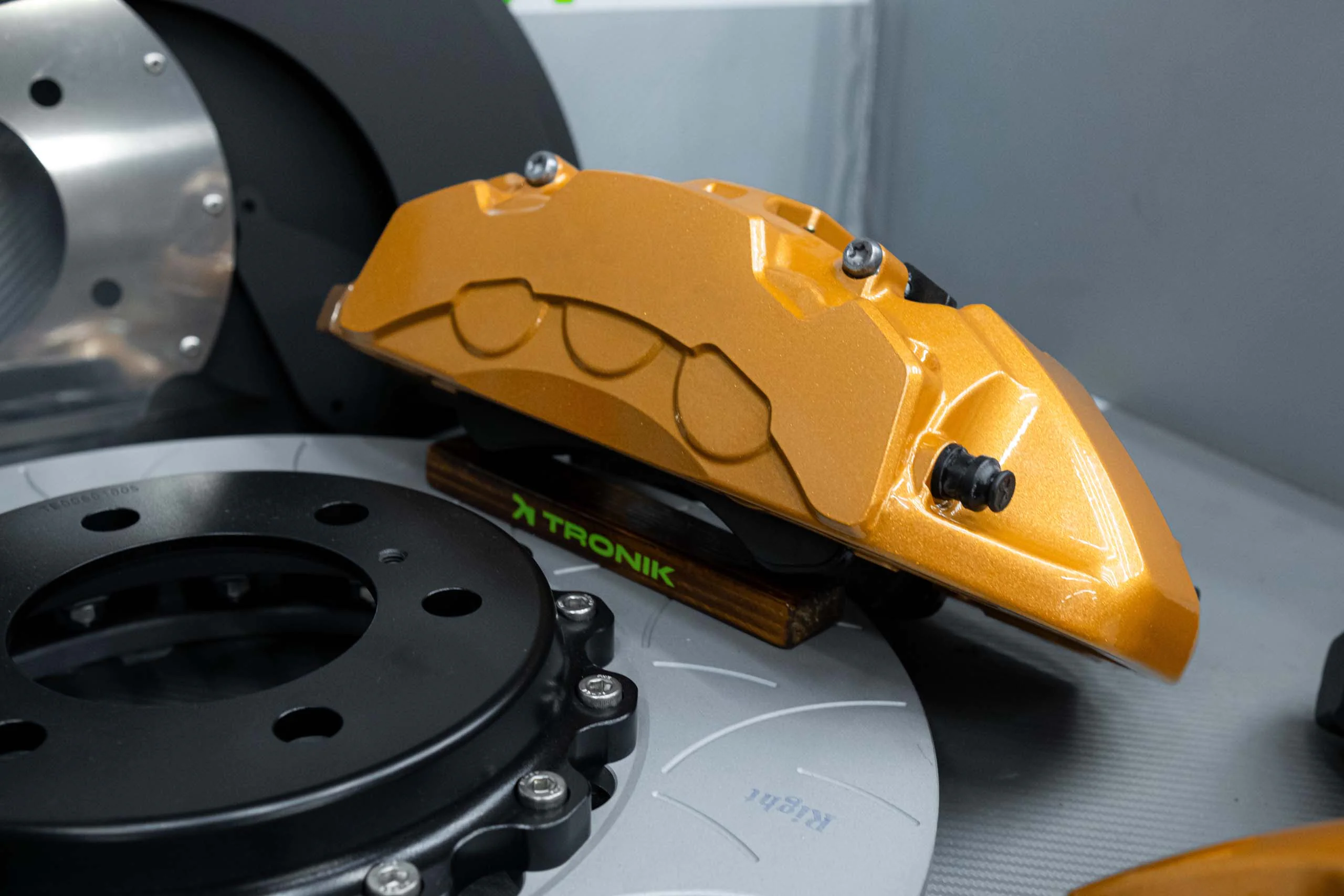 Brake system kit for Lexus LX600 Pic 3