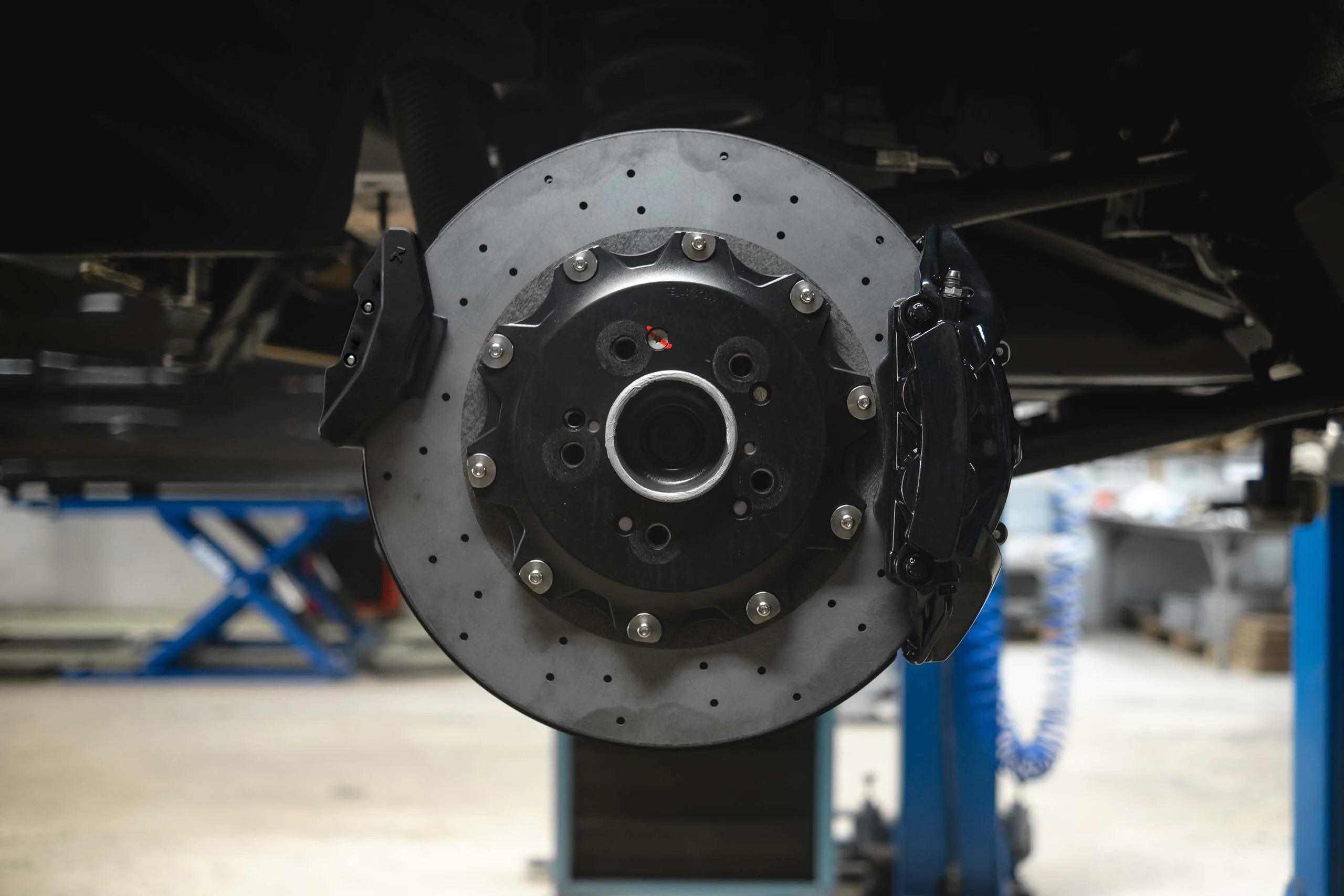 Carbon ceramic brake system for Mercedes-Benz W463.276. Pic 8