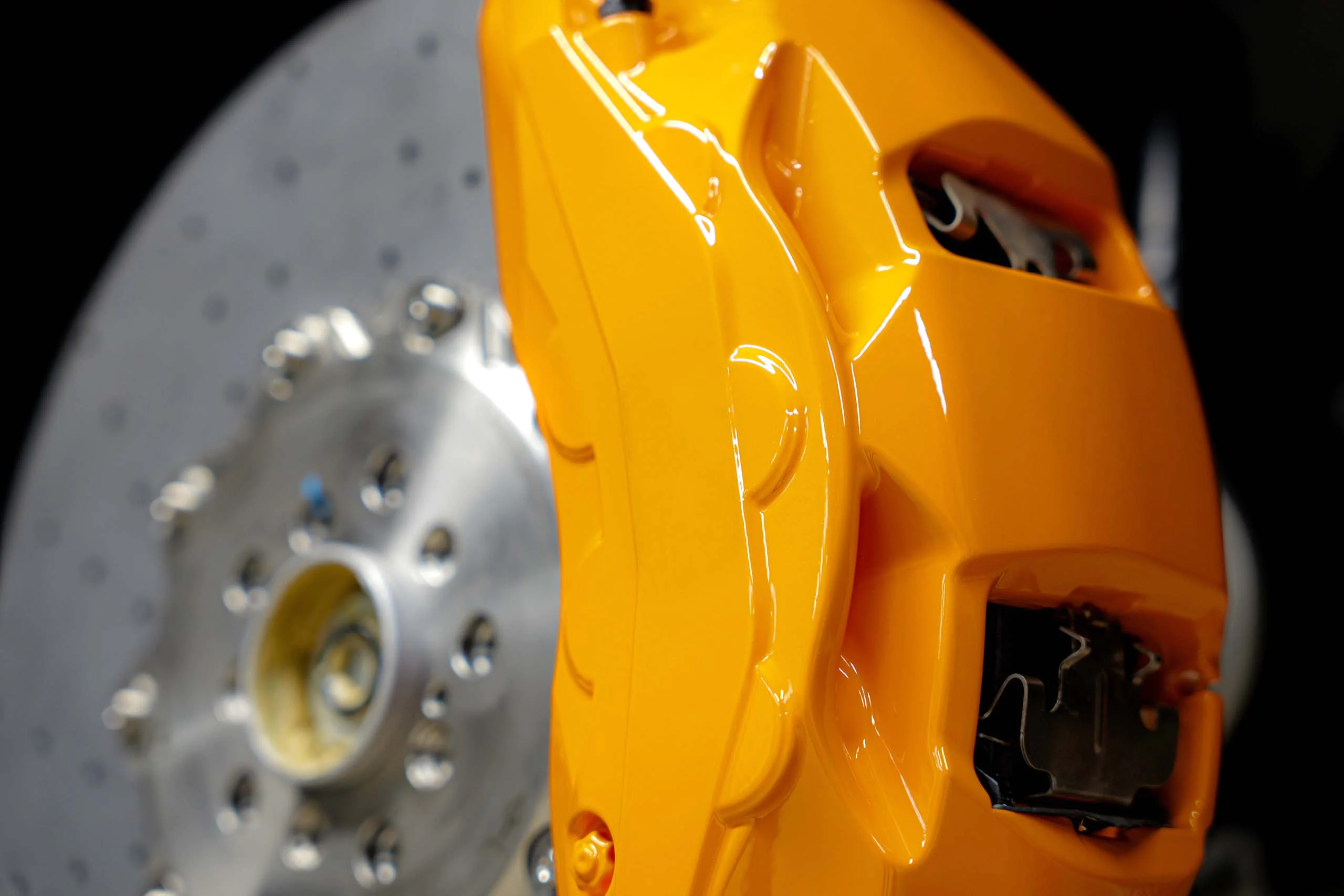 Carbon-ceramic brake system for Rolls-Royce Cullinan. Pic 1