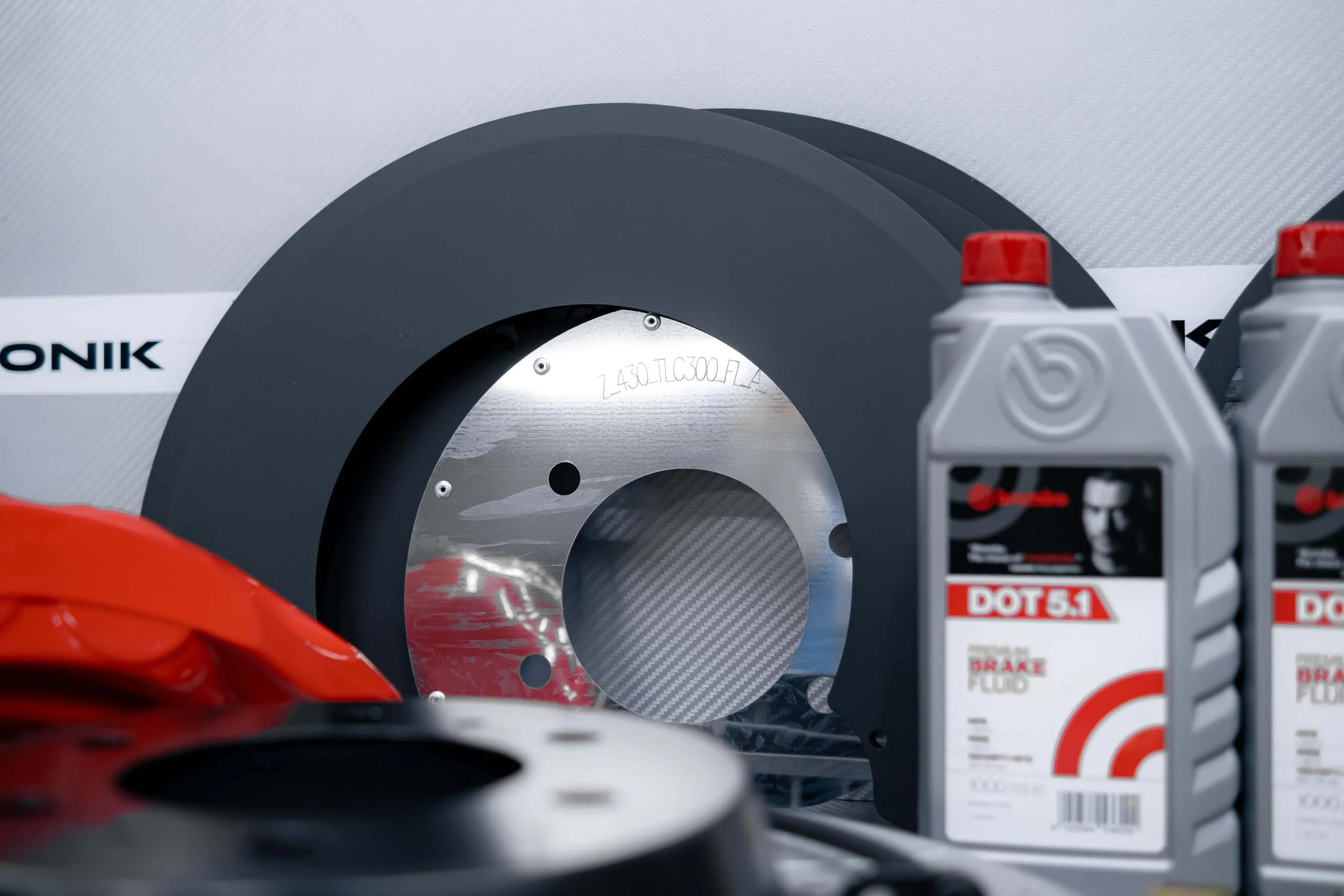 Brake system kit for Toyota Sequoia. Pic 2