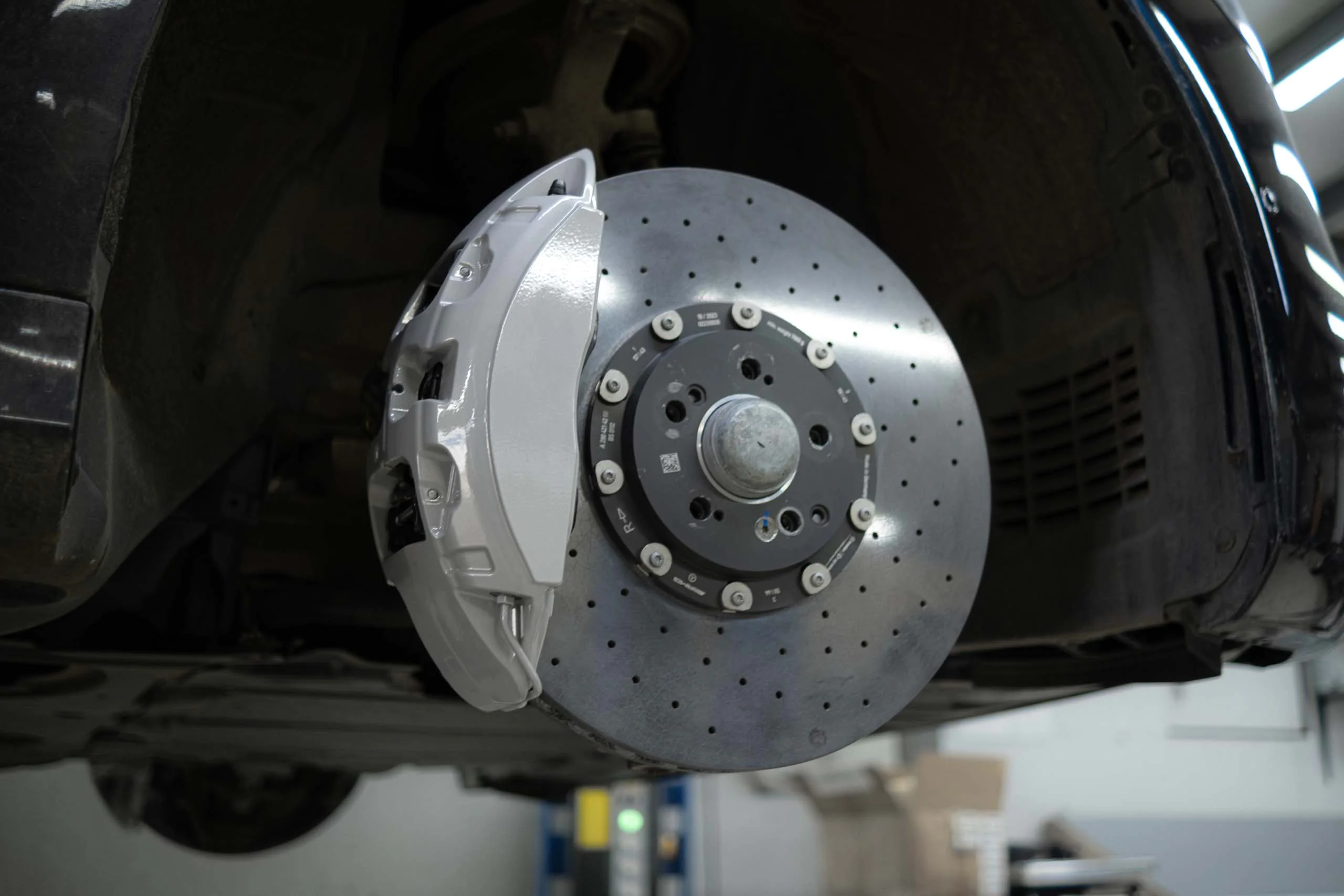 Carbon ceramic brake system for Mercedes-Benz W223. Pic 6