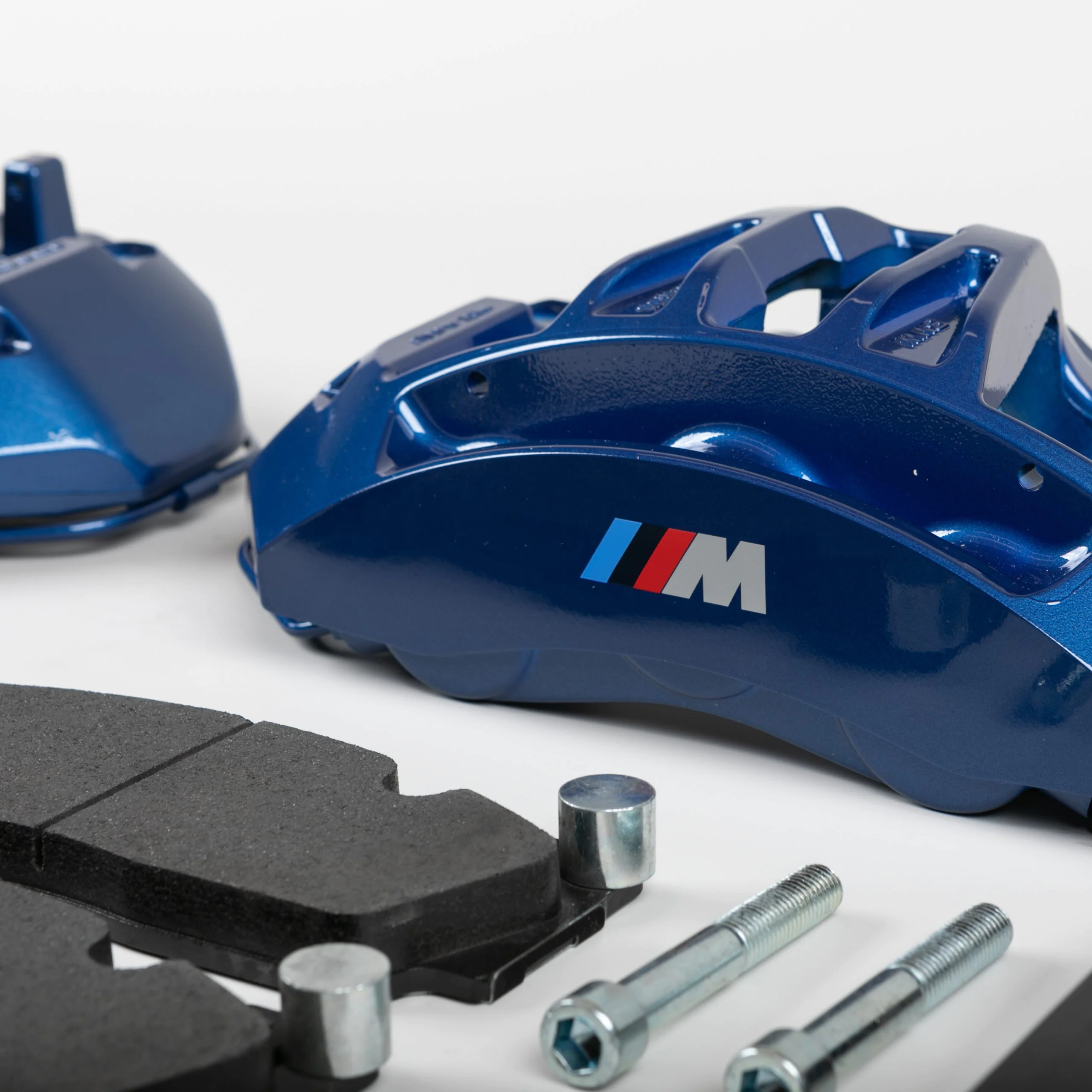 Front brake upgrade Kit with brake pads for BMW X5 F15 or X6 F16 to install M5 F10 OEM Brembo Blue 6-piston calipers - Image 4