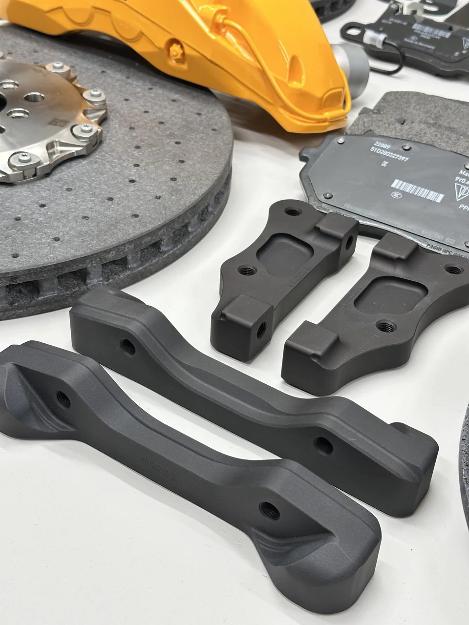 Rolls-Royce Cullinan RR31 Custom Carbon-Ceramic Big Brake Kit 440-40 410-32 Ti (Sun Yellow) - Image 11