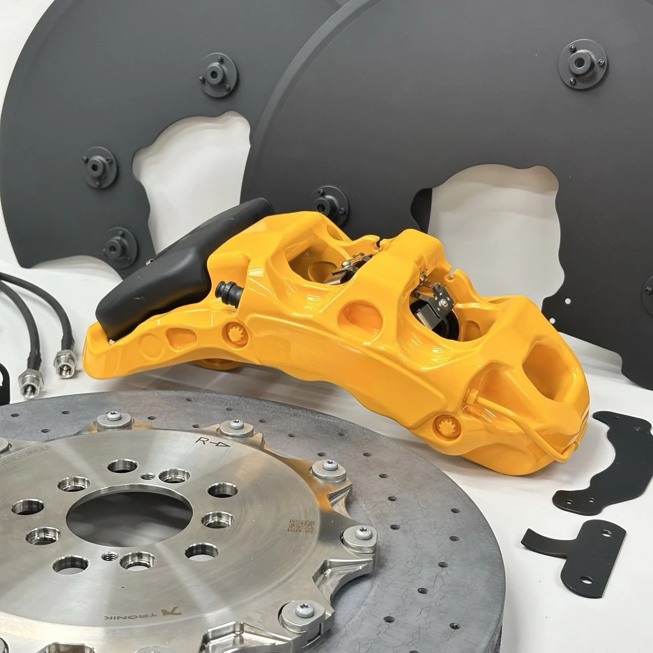 Rolls-Royce Cullinan RR31 Custom Carbon-Ceramic Big Brake Kit 440-40 410-32 Ti (Sun Yellow) - Image 9