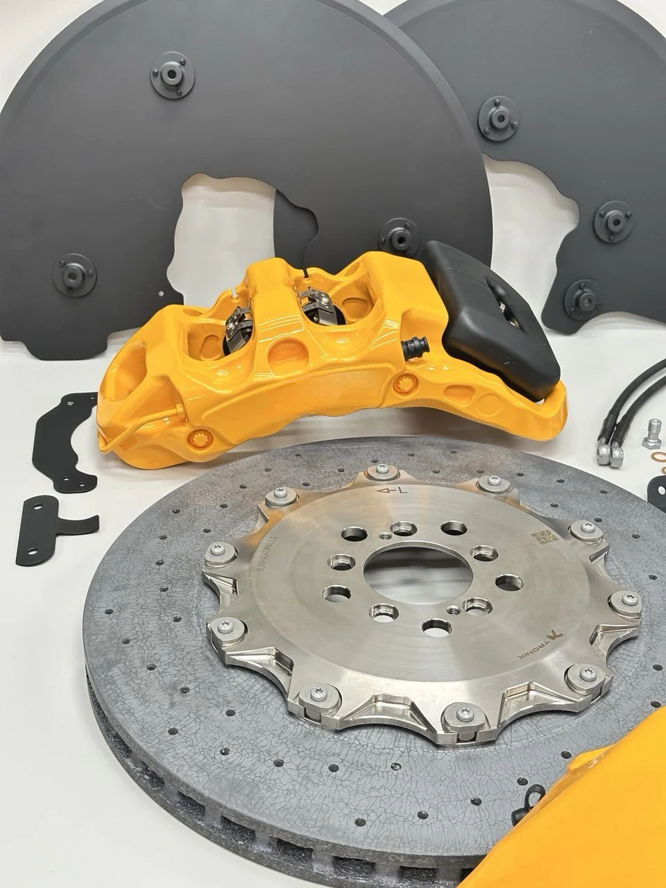 Rolls-Royce Cullinan RR31 Custom Carbon-Ceramic Big Brake Kit 440-40 410-32 Ti (Sun Yellow) - Image 8