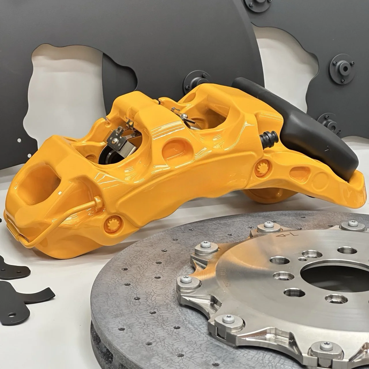 Rolls-Royce Cullinan RR31 Custom Carbon-Ceramic Big Brake Kit 440-40 410-32 Ti (Sun Yellow) - Image 7
