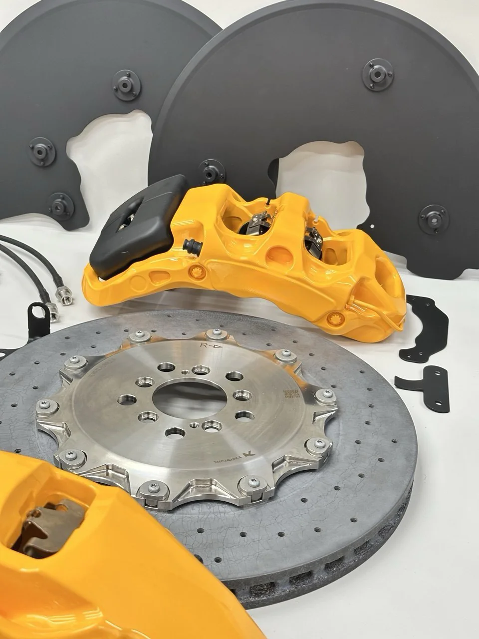 Rolls-Royce Cullinan RR31 Custom Carbon-Ceramic Big Brake Kit 440-40 410-32 Ti (Sun Yellow) - Image 10