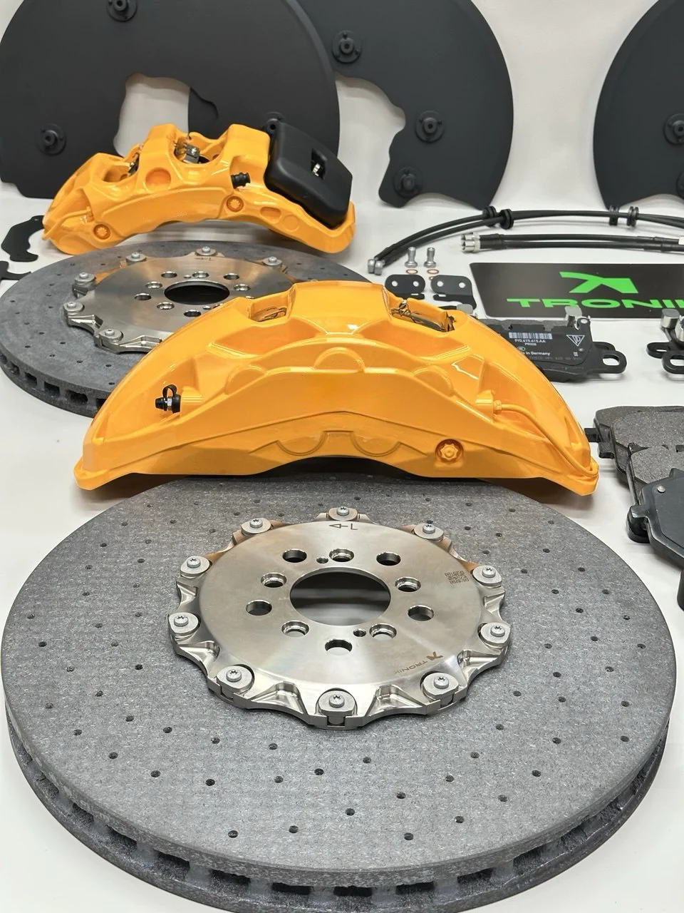 Rolls-Royce Cullinan RR31 Custom Carbon-Ceramic Big Brake Kit 440-40 410-32 Ti (Sun Yellow) - Image 4