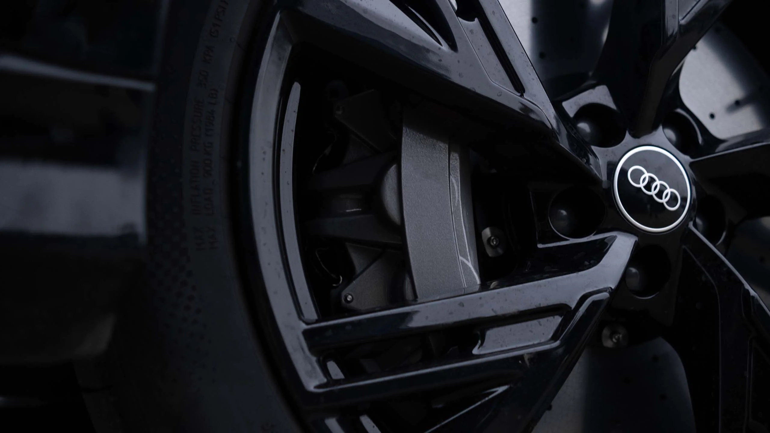 Carbon-ceramic brake system for Audi Q6. Pic 19 Carbon-ceramic brake system for Audi Q6. Pic 19