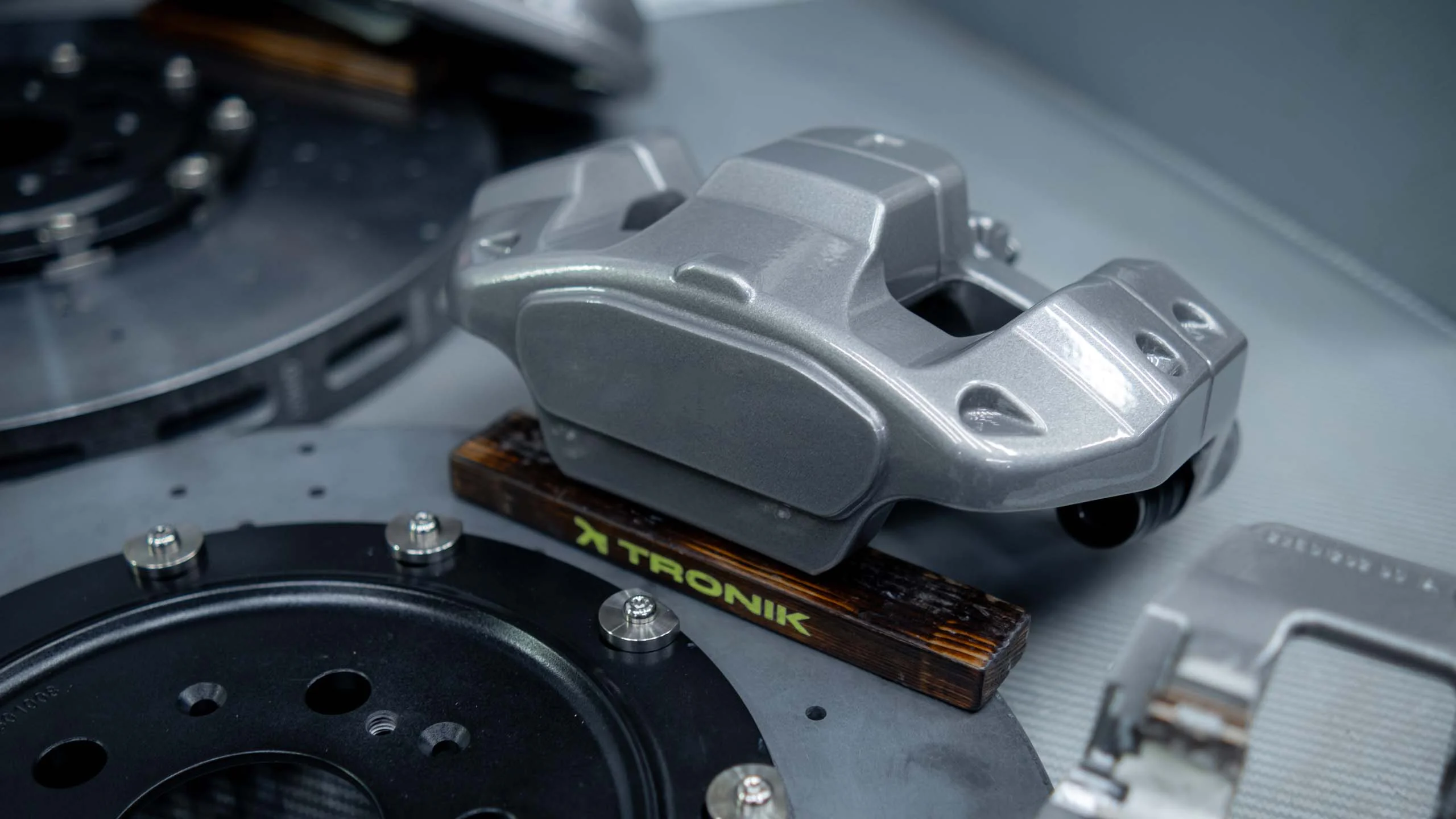 Carbon-ceramic brake system kit for Audi Q6. Pic 3 Carbon-ceramic brake system kit for Audi Q6. Pic 3