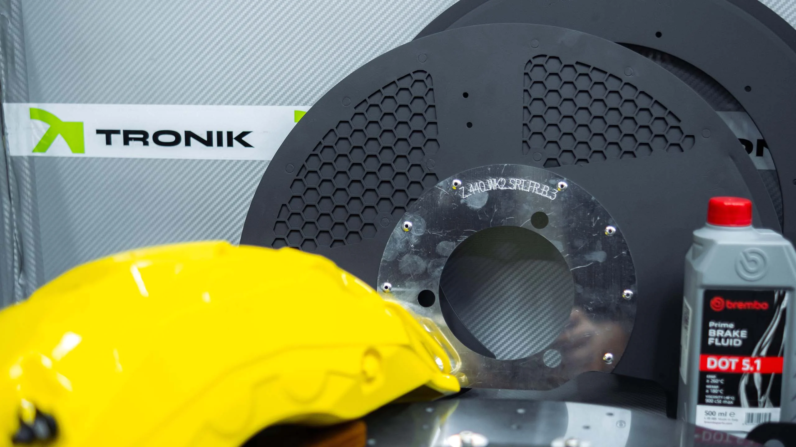 Carbon-ceramic brake system kit for Dodge Durango. Pic 4 Carbon-ceramic brake system kit for Dodge Durango. Pic 4