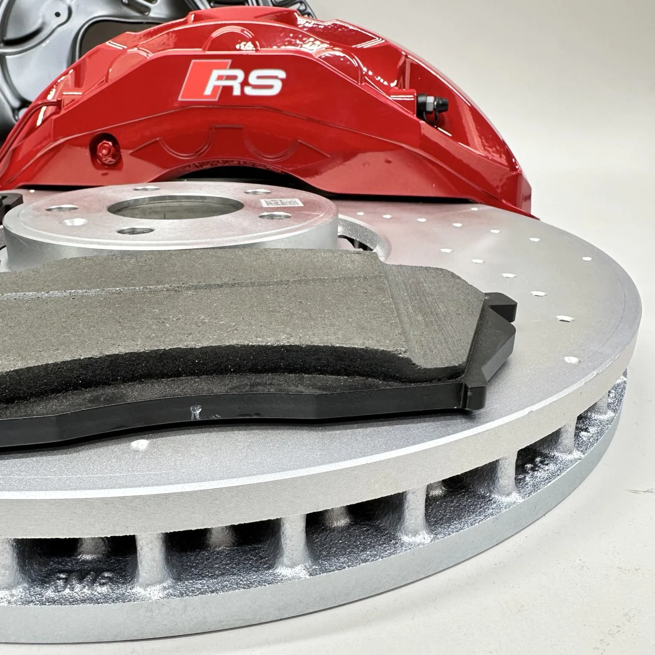 AUDI Q7 Q8 (Typ 4M MLB Evo 2015-2022) Front Big 10 pot OEM brake kit RED - Image 4