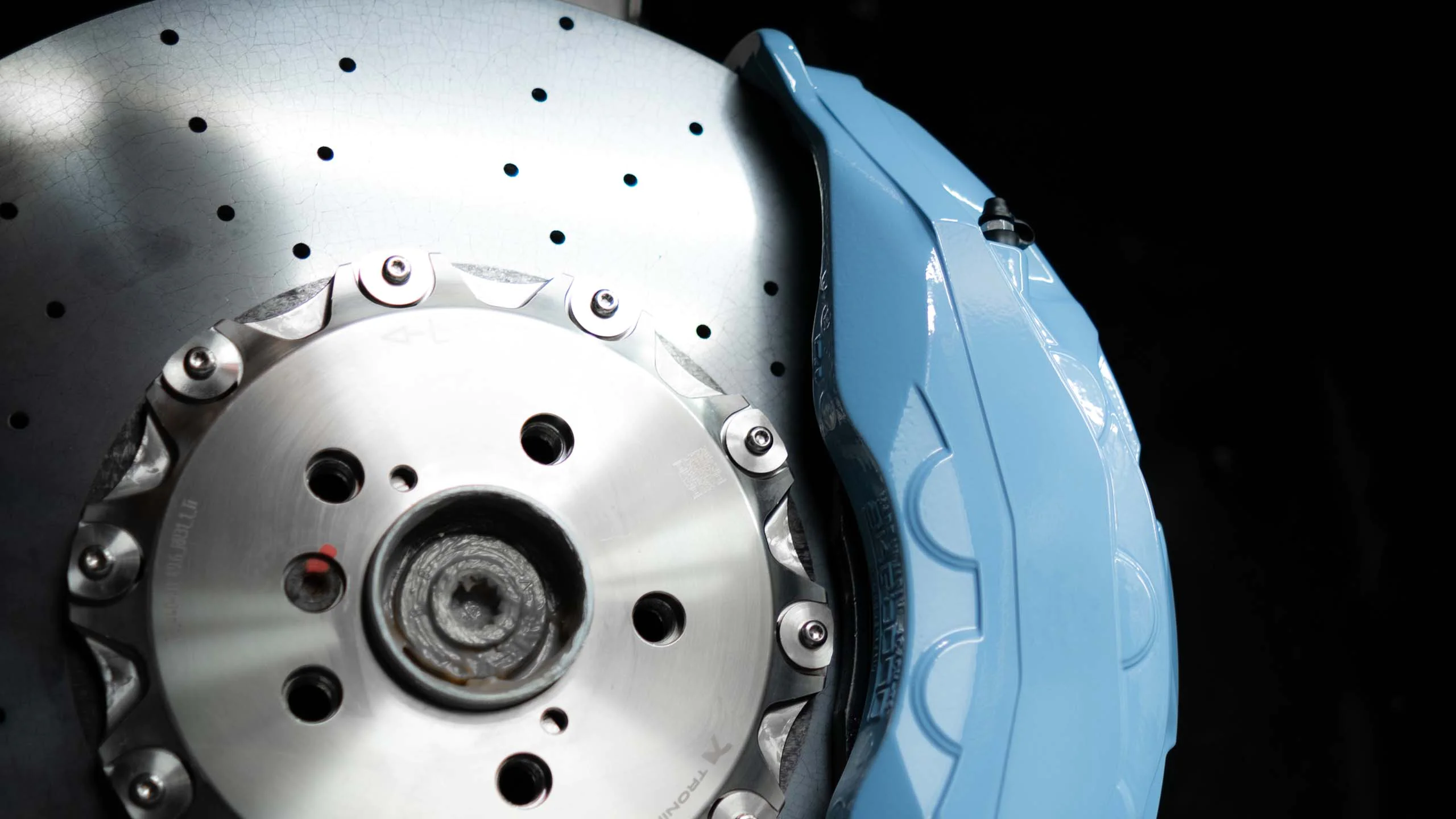 Carbon-ceramic brake system for Rolls-Royce Ghost. Pic 6 Carbon-ceramic brake system for Rolls-Royce Ghost. Pic 6