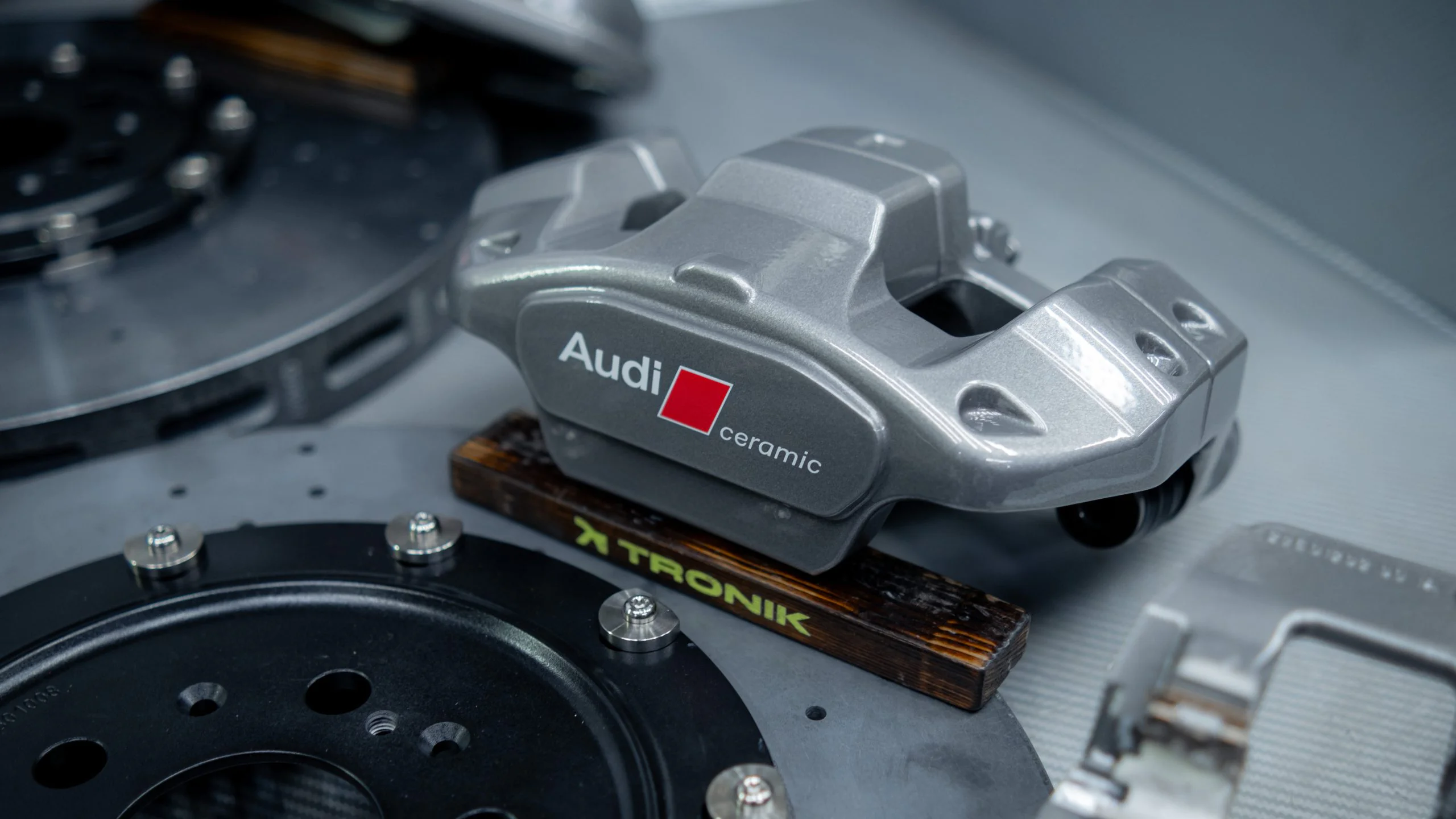 Audi Q6 Carbon-Ceramic Brake Kit 420-40mm 390-32mm (Grey) - Image 16