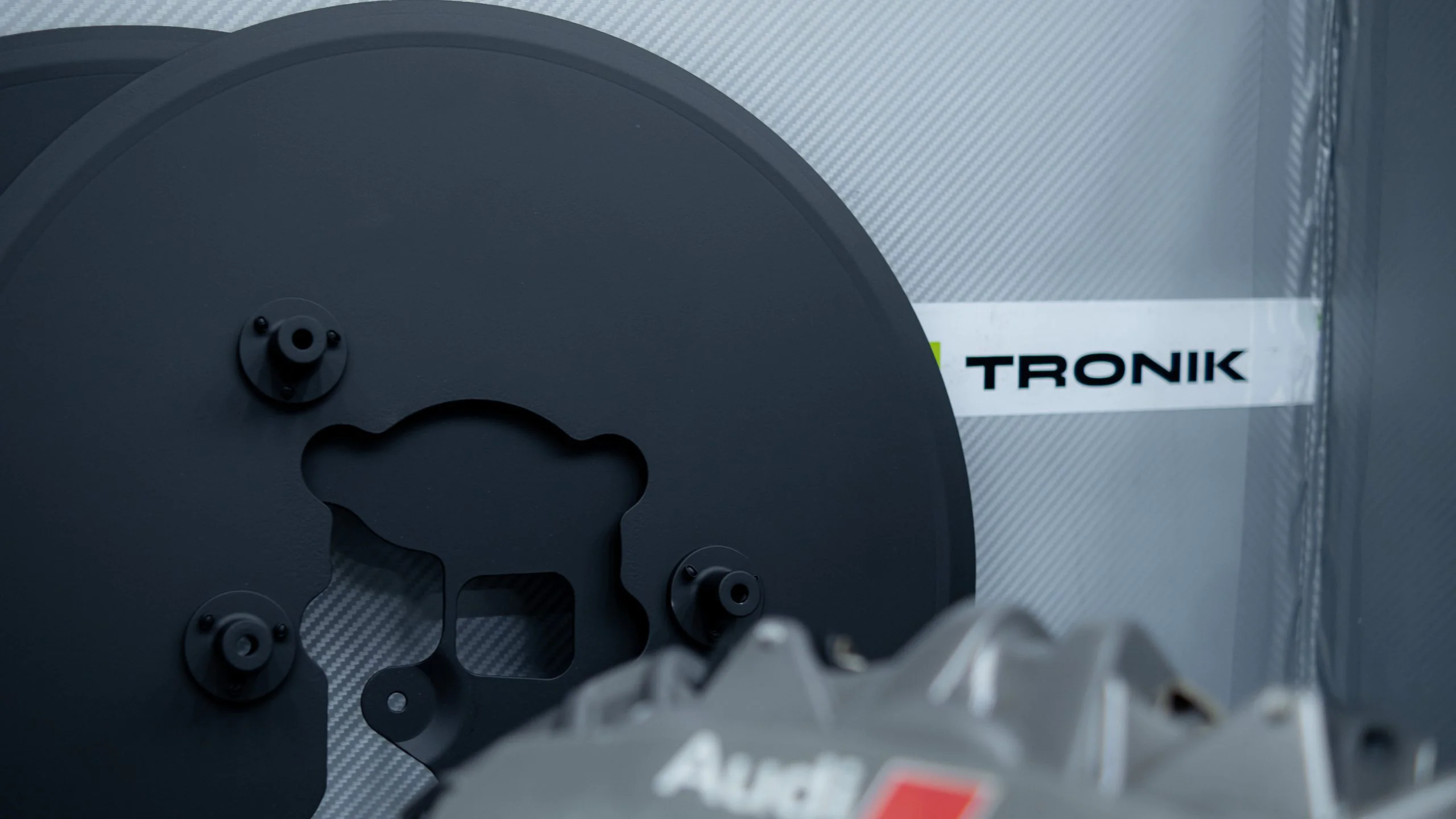 Audi Q6 Carbon-Ceramic Brake Kit 420-40mm 390-32mm (Grey) - Image 13