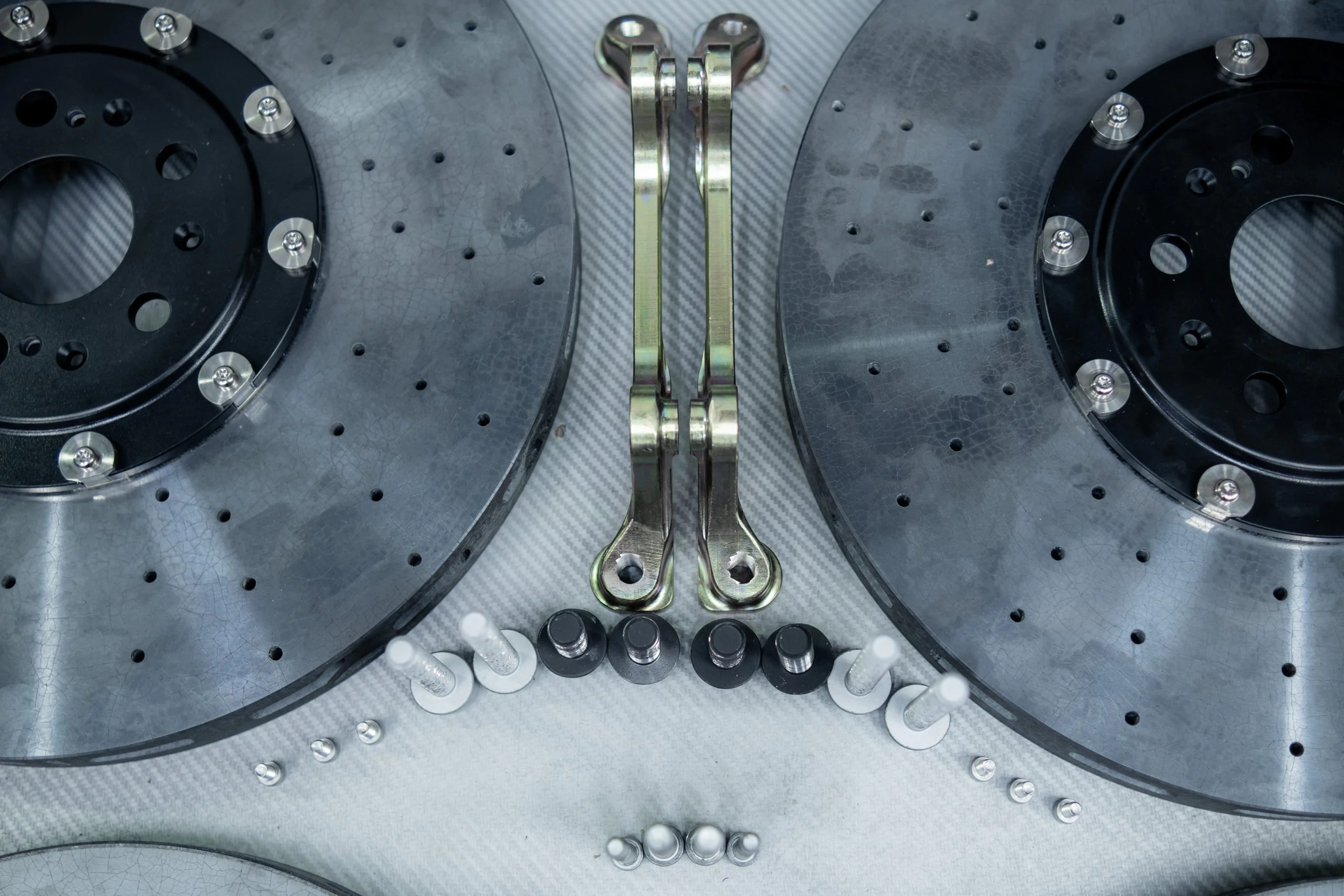 Audi Q6 Carbon-Ceramic Brake Kit 420-40mm 390-32mm (Grey) - Image 9