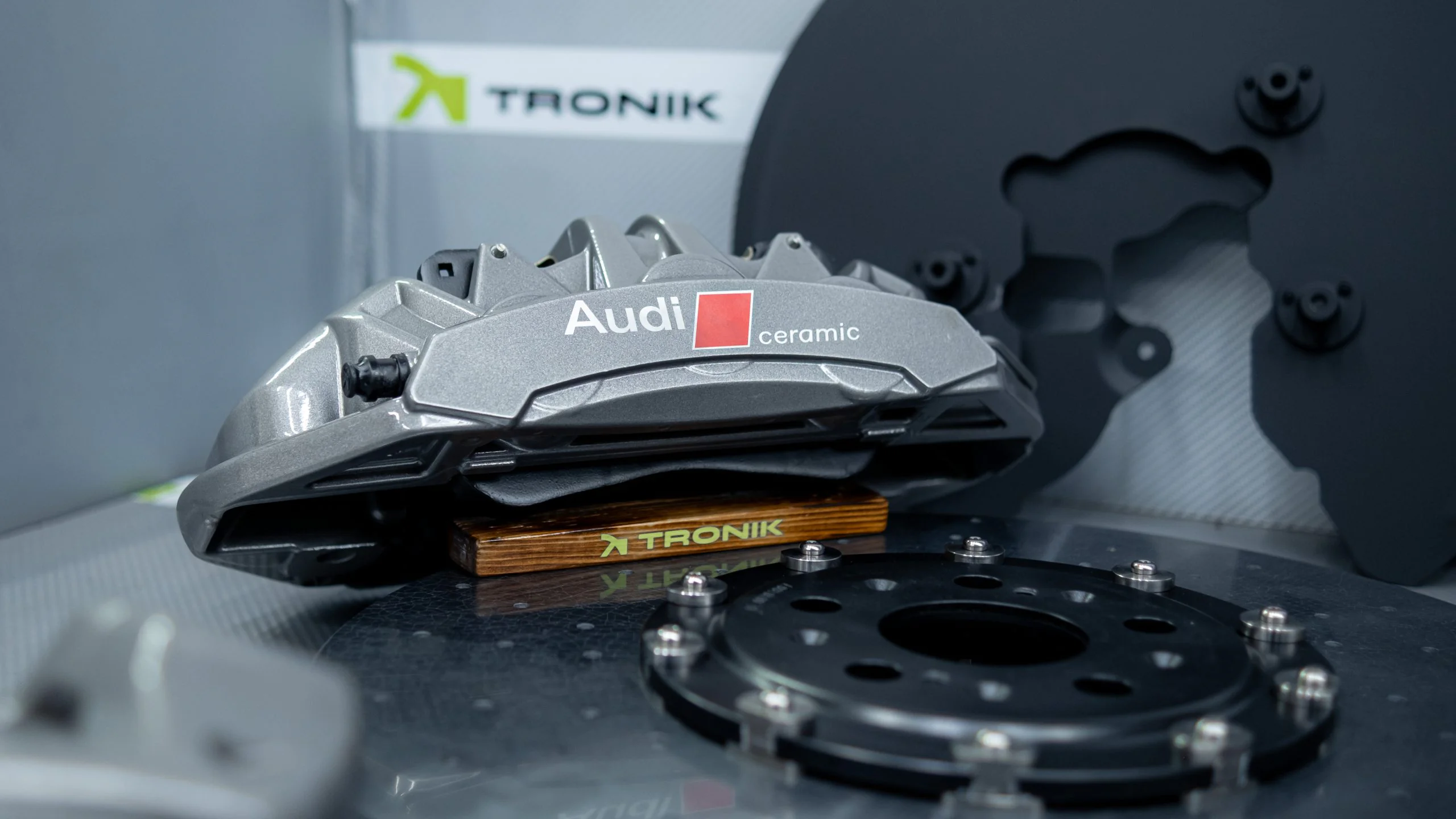 Audi Q6 Carbon-Ceramic Brake Kit 420-40mm 390-32mm (Grey) - Image 4