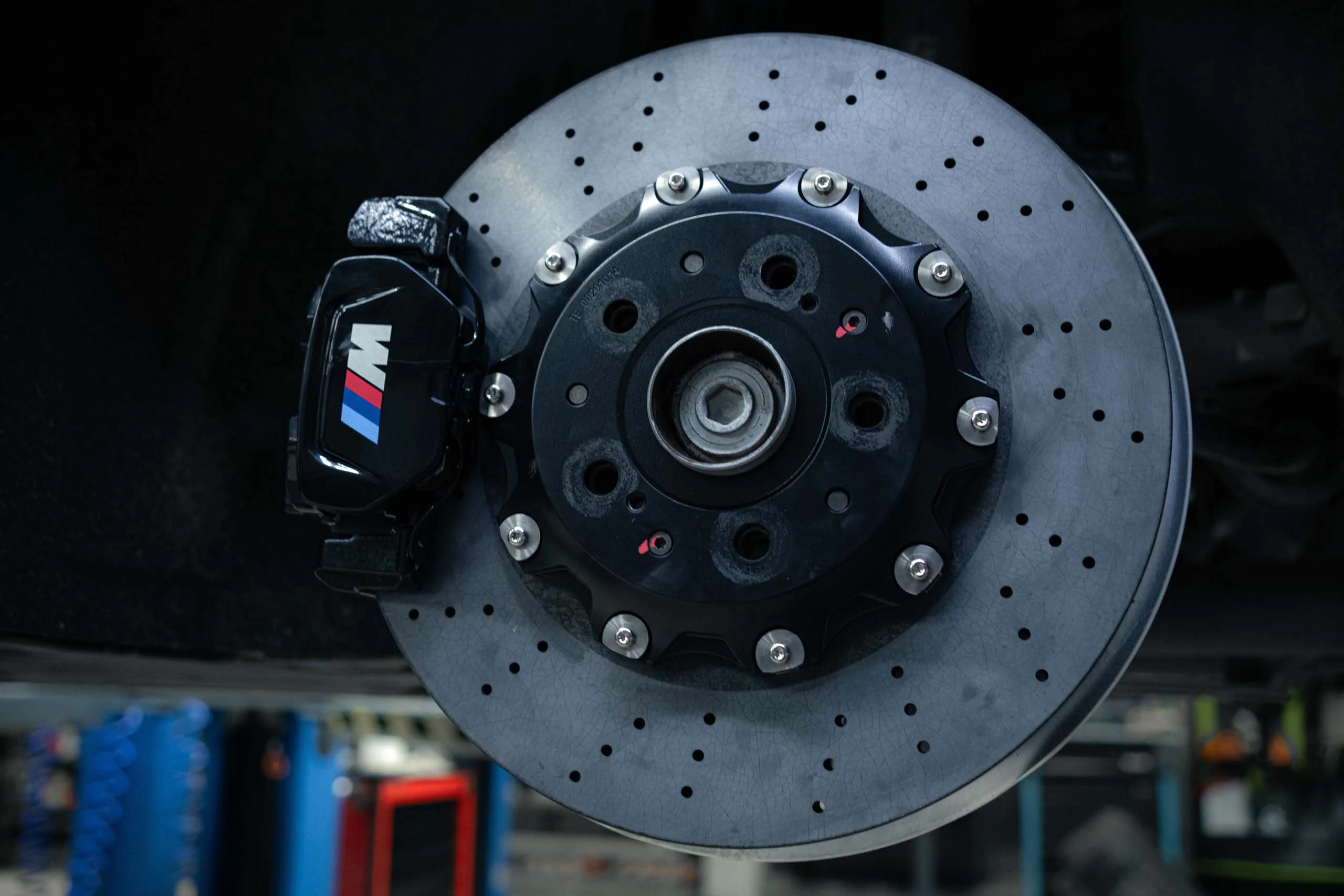 Carbon ceramic brake system for BMW G90. Pic 10 Carbon ceramic brake system for BMW G90. Pic 10