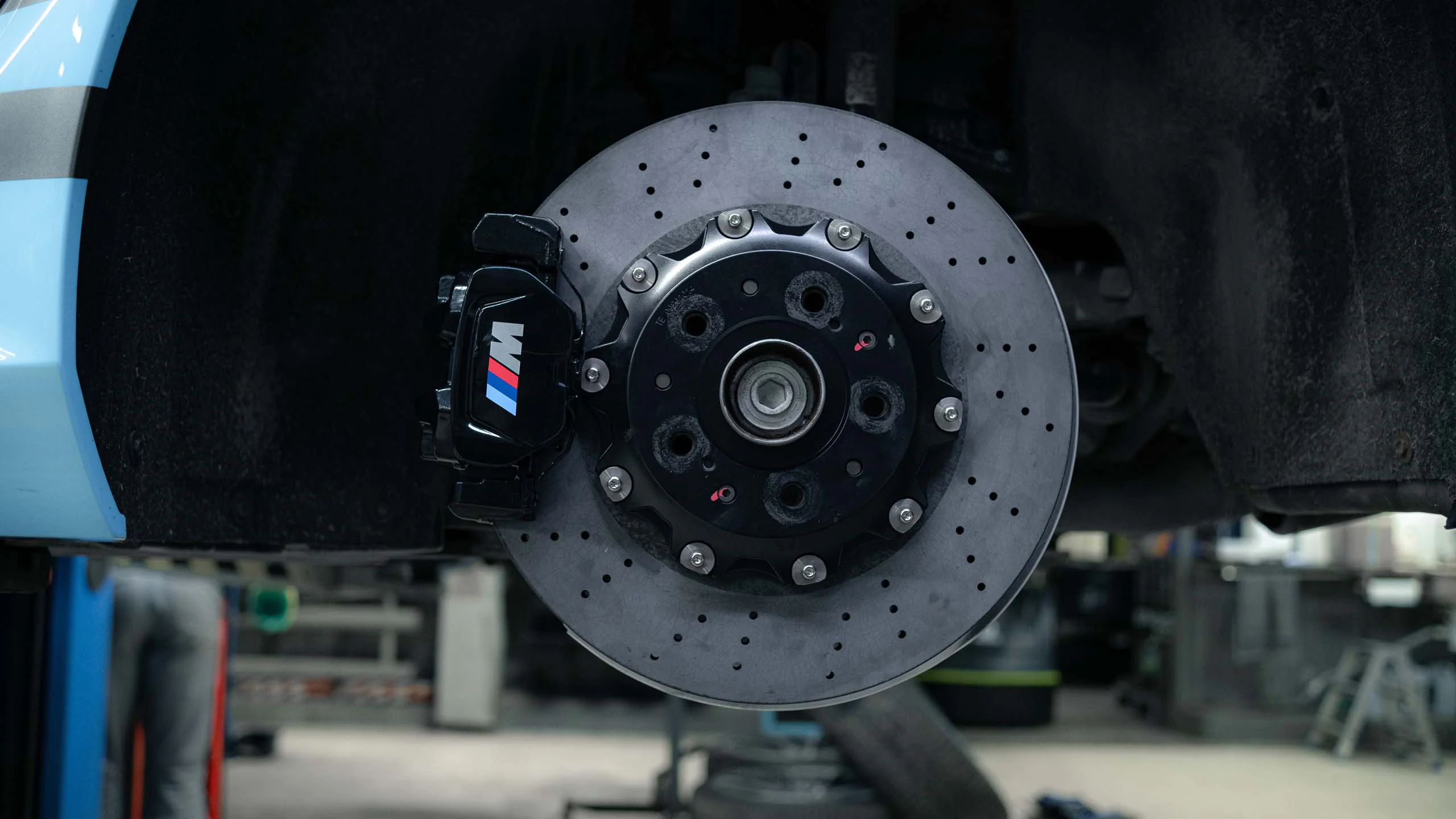 Carbon ceramic brake system for BMW G90. Pic 11 Carbon ceramic brake system for BMW G90. Pic 11