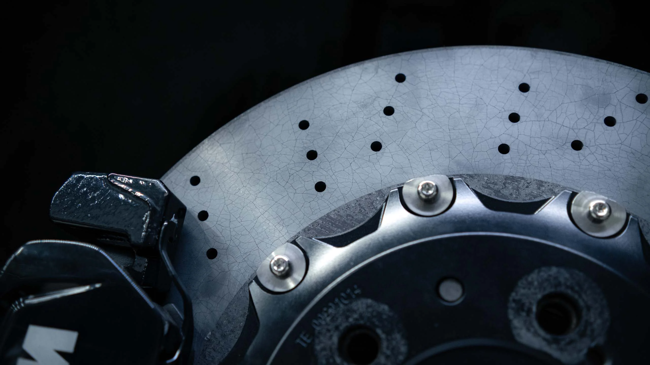 Carbon ceramic brake system for BMW G90. Pic 12 Carbon ceramic brake system for BMW G90. Pic 12