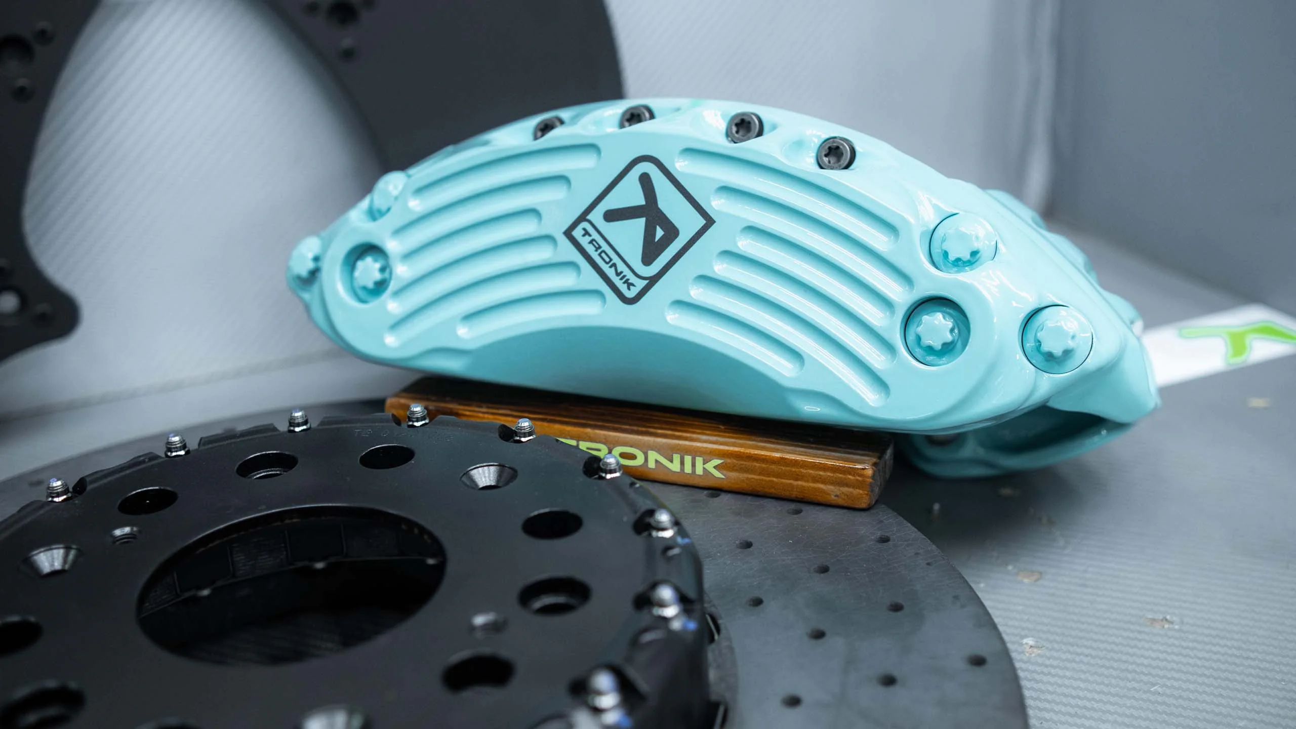 Carbon brake system kit for Dodge RAM TRX. Pic 4 Carbon brake system kit for Dodge RAM TRX. Pic 4