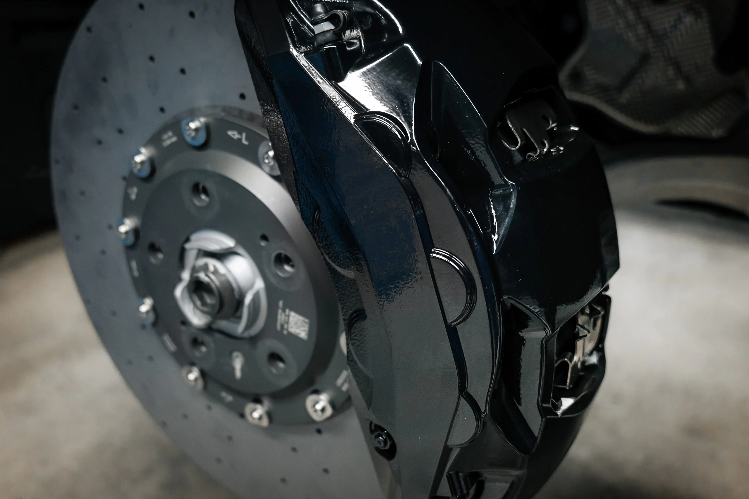 Carbon-ceramic brake system for Bentley Bentayga Pic 8