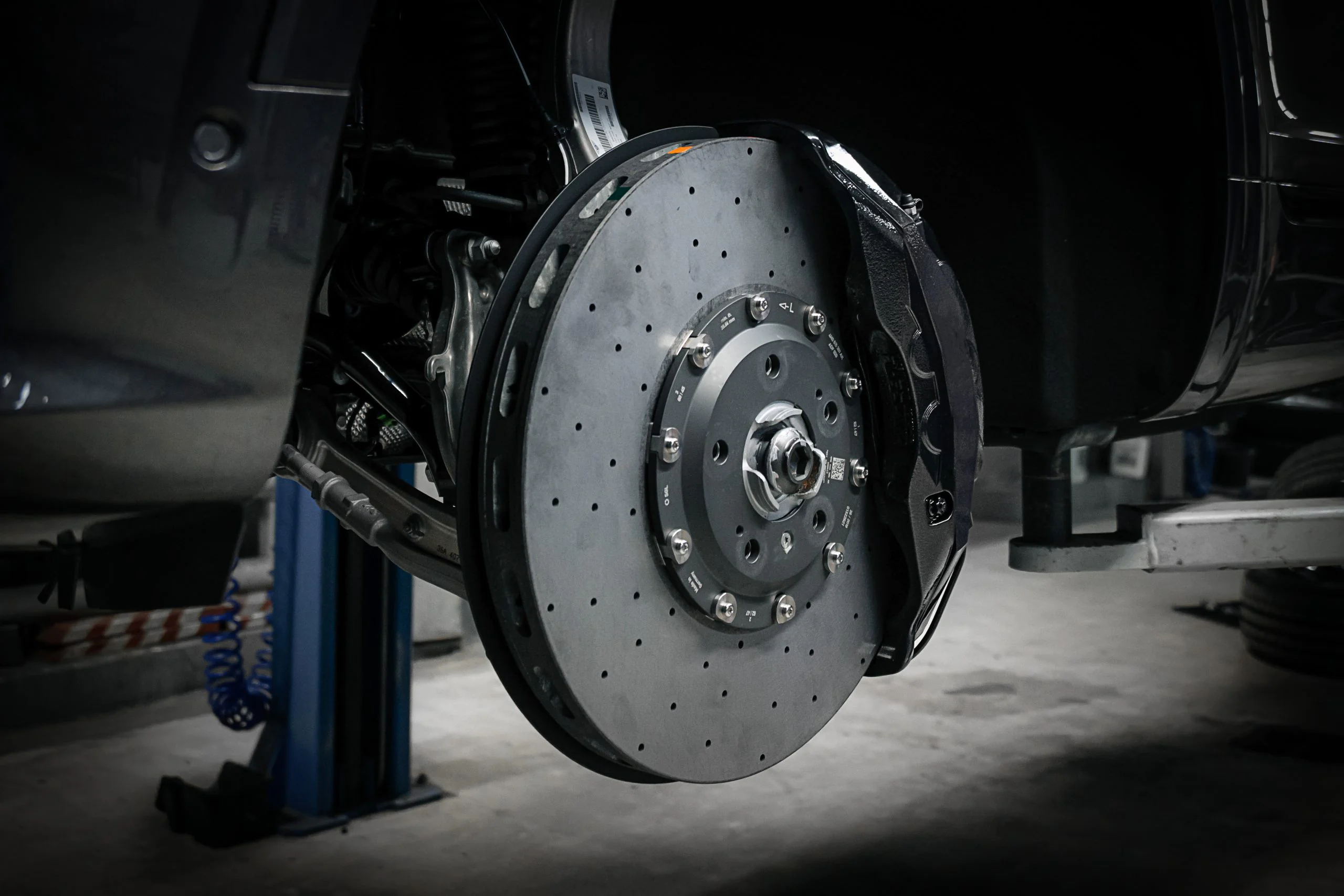 Carbon-ceramic brake system for Bentley Bentayga Pic 6