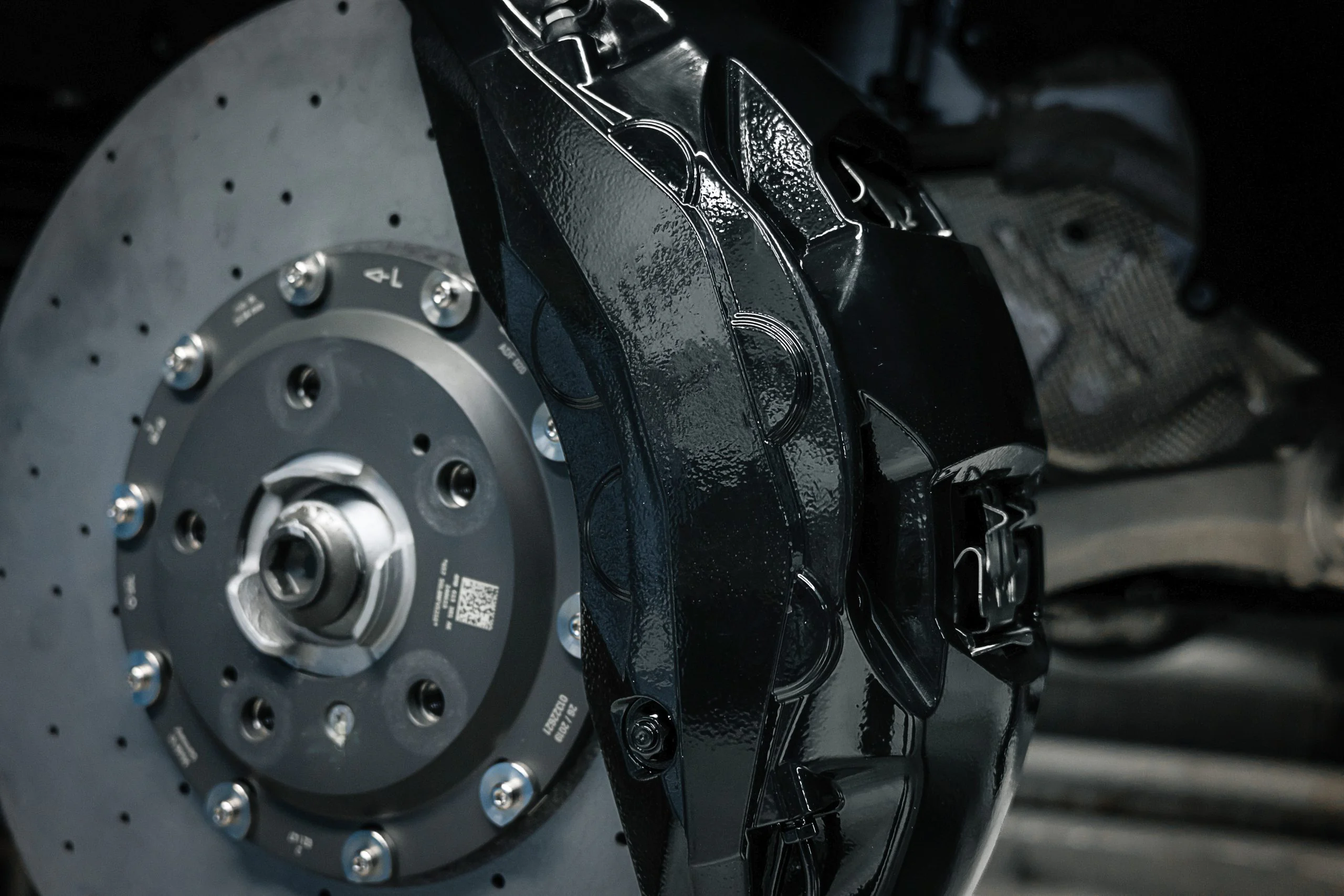 Carbon-ceramic brake system for Bentley Bentayga Pic 5