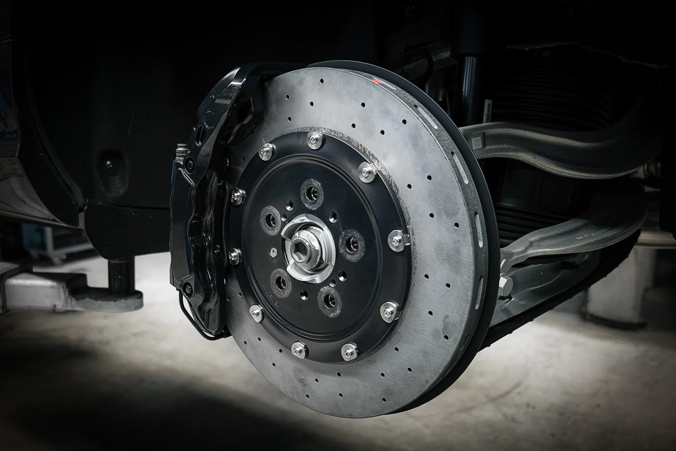 Carbon-ceramic brake system for Bentley Bentayga Pic 4