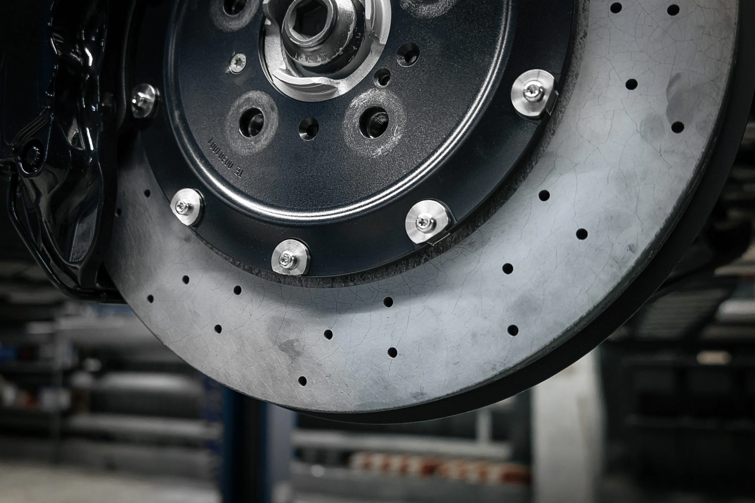 Carbon-ceramic brake system for Bentley Bentayga Pic 3