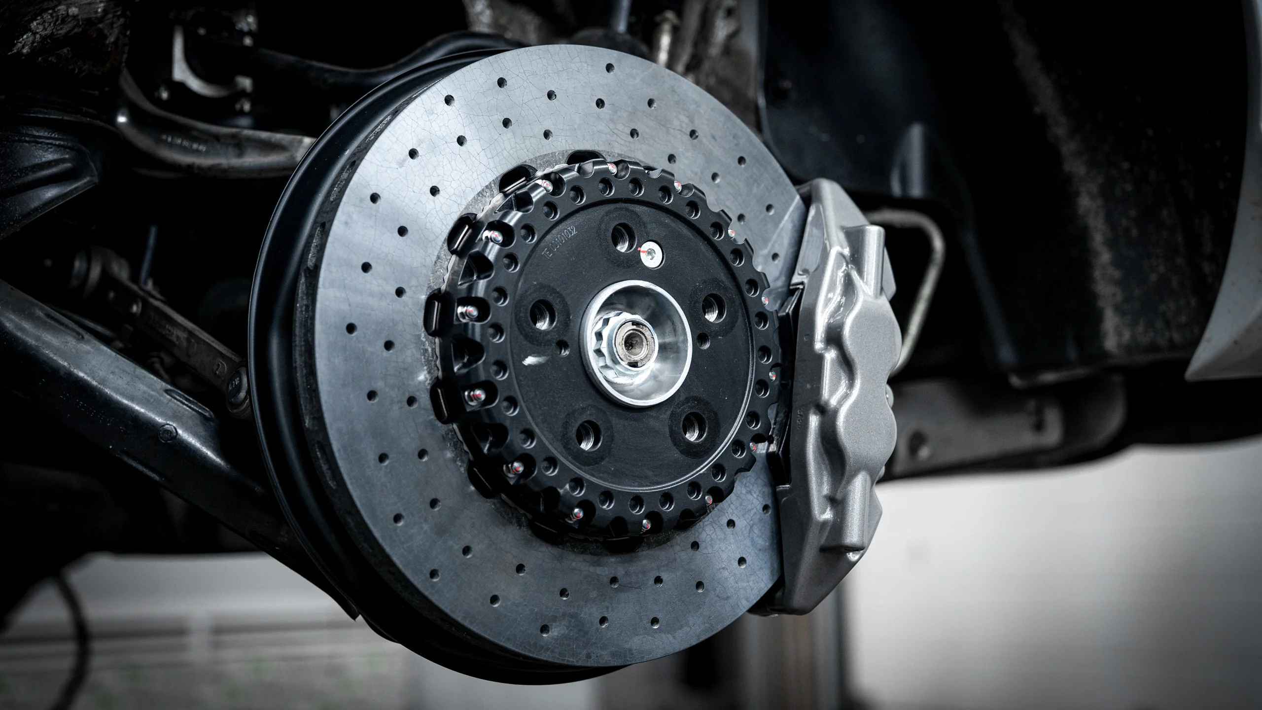 Carbon-ceramic brake system for Mercedes-Benz W210 4 | Carbon-ceramic brake system for Mercedes-Benz W210 Carbon-ceramic brake system for Mercedes-Benz W210 Picture 4