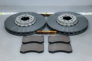 Upgrade kit for Range Rover L460 front axle brake system 1 | TRO-NIK : High performance tuning of brake systems | TRO-NIK : High performance tuning of brake systems Carbon-ceramic brake system for Range Rover L460 Picture 1