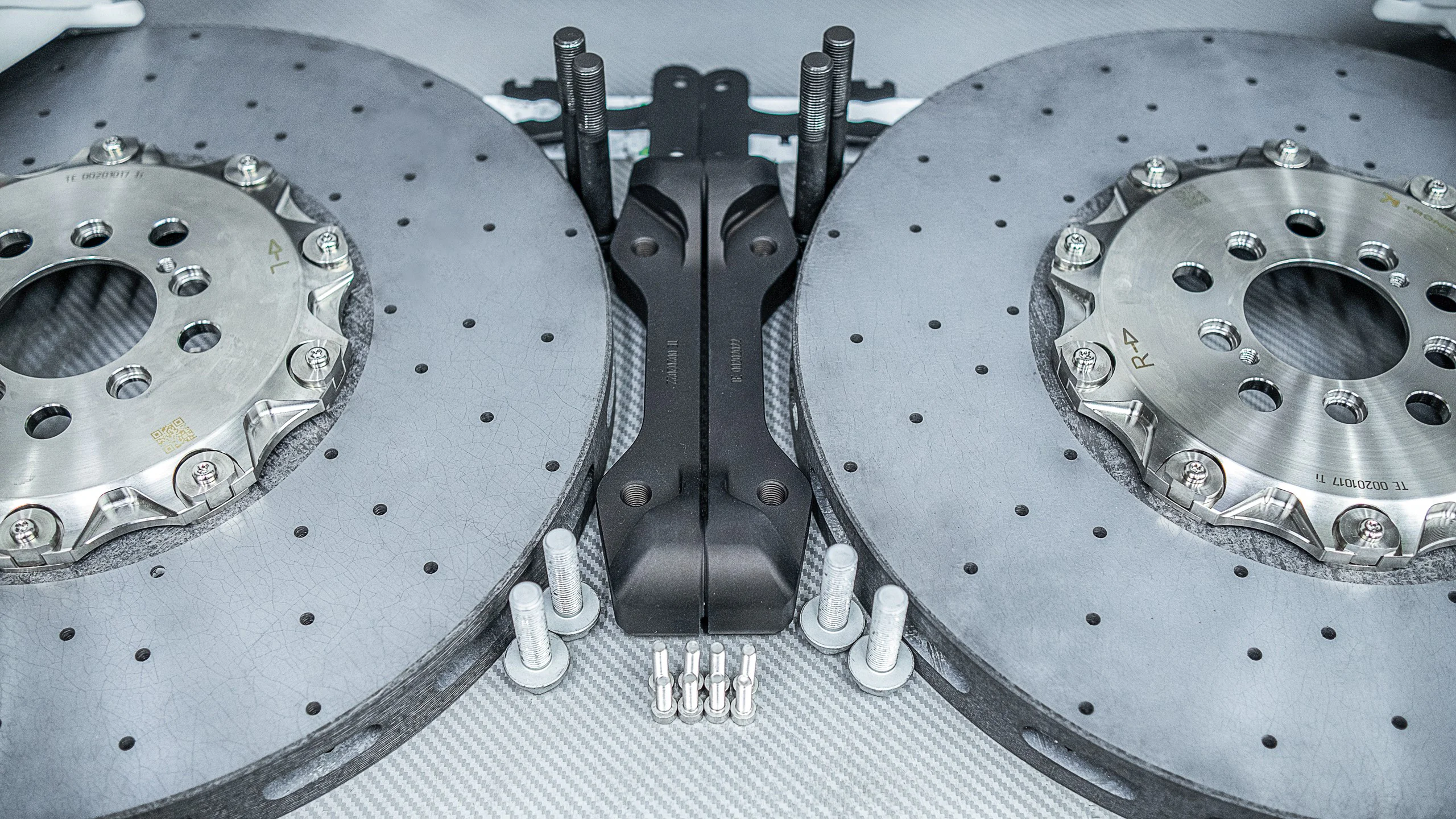 Carbon-ceramic brake system kit for Rolls-Royce RR21 5 | Carbon-ceramic brake system kit for Rolls-Royce RR21 Carbon-ceramic brake system for Rolls-Royce RR21 Picture 5