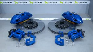 Upgrade kit for BMW G70 brake system 1 | TRO-NIK : High performance tuning of brake systems | TRO-NIK : High performance tuning of brake systems Carbon-ceramic brake system for BMW G70 Picture 1