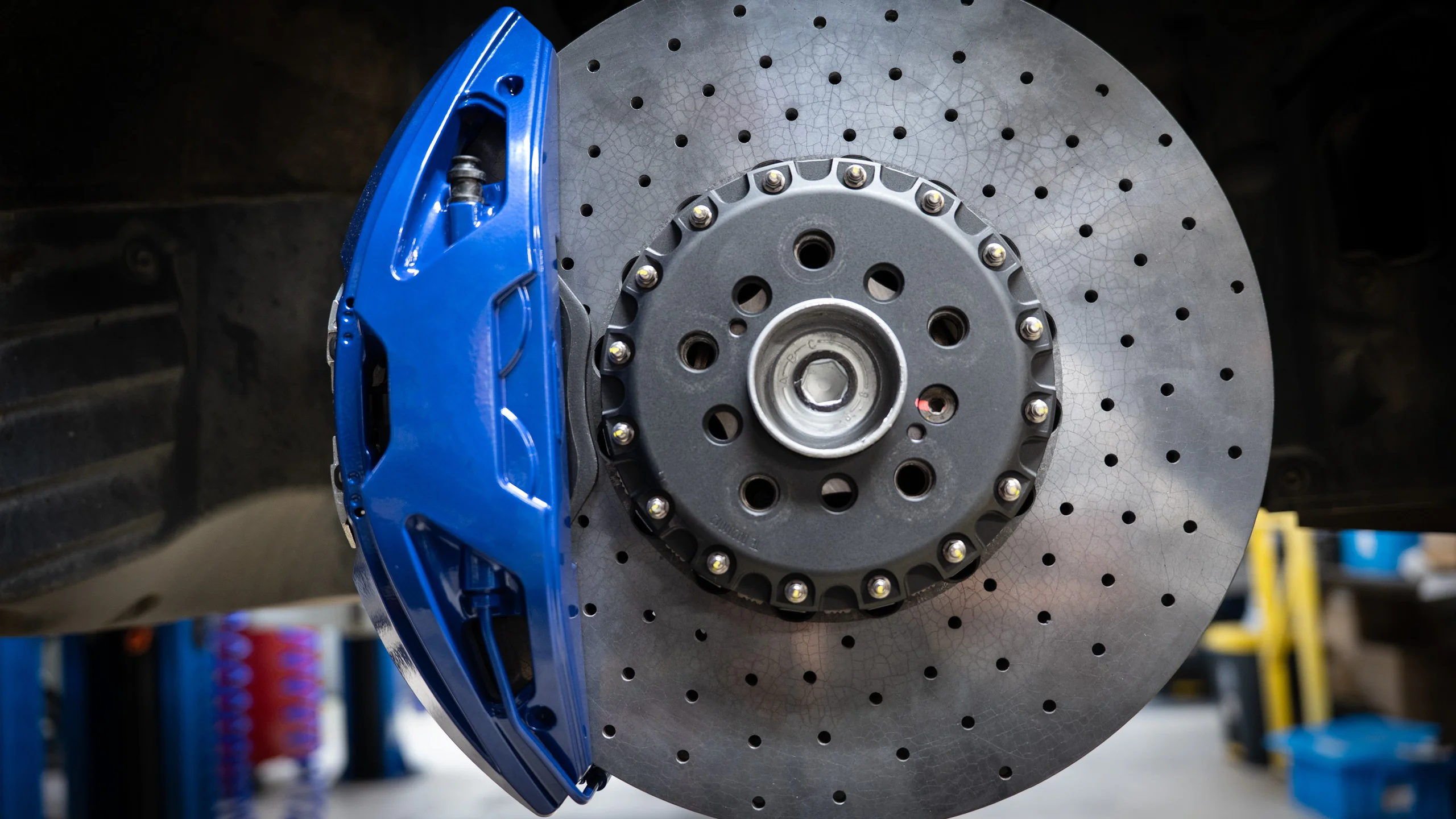 Carbon-ceramic brake system for BMW G70 Picture 20