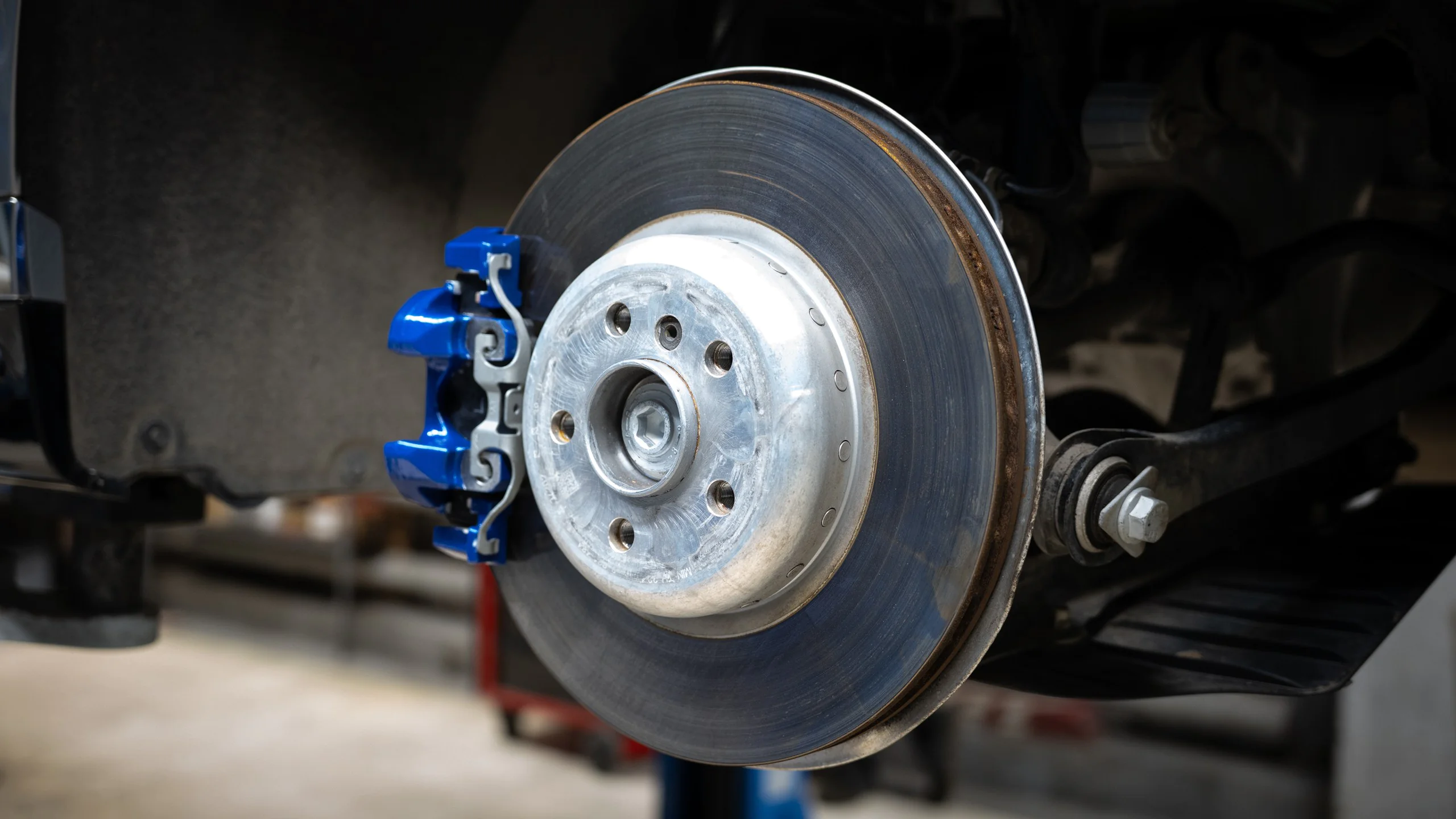 Carbon-ceramic brake system for BMW G70 Picture 21
