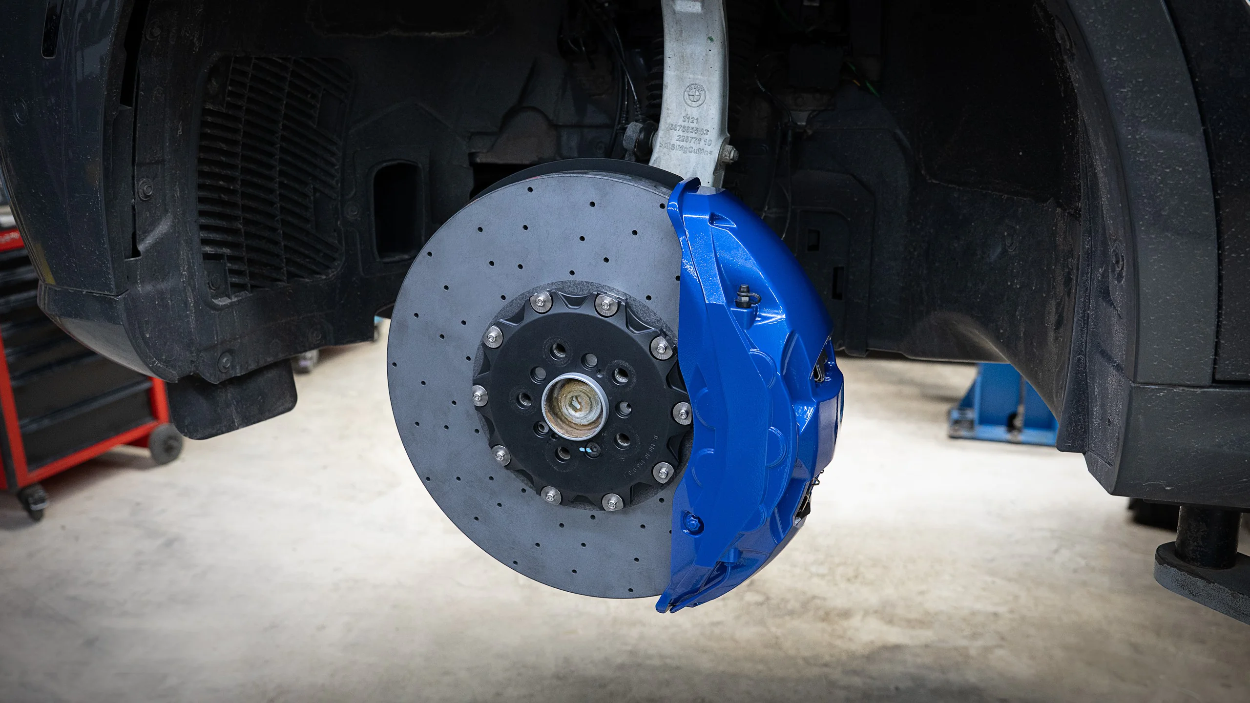 Carbon-ceramic brake system for BMW G07 1 | Carbon-ceramic brake system for BMW G07 | High Performance Tuning of brake systems for all cars: BMW, Mercedes, Audi, VW, Bentley, Maseratti and etc Carbon-ceramic brake system for BMW G07 Picture 1