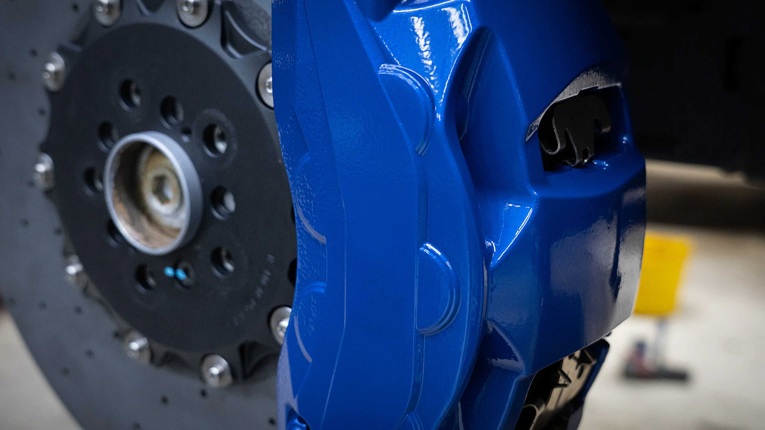 Carbon-ceramic brake system for BMW G07 3 | Carbon-ceramic brake system for BMW G07 | High Performance Tuning of brake systems for all cars: BMW, Mercedes, Audi, VW, Bentley, Maseratti and etc Carbon-ceramic brake system for BMW G07 Picture 3